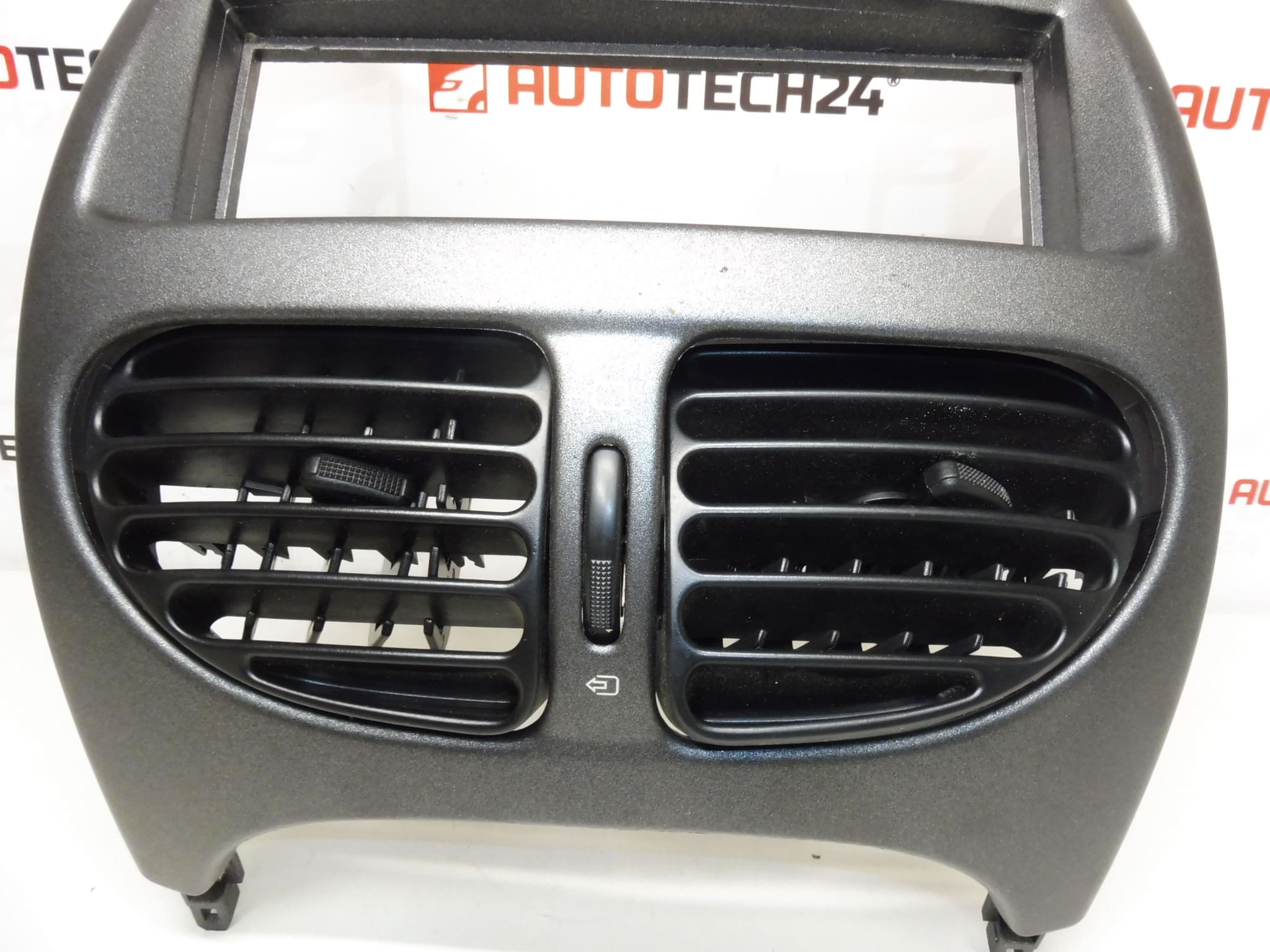 Marco radio Peugeot 206 con ventiladores 8211C5