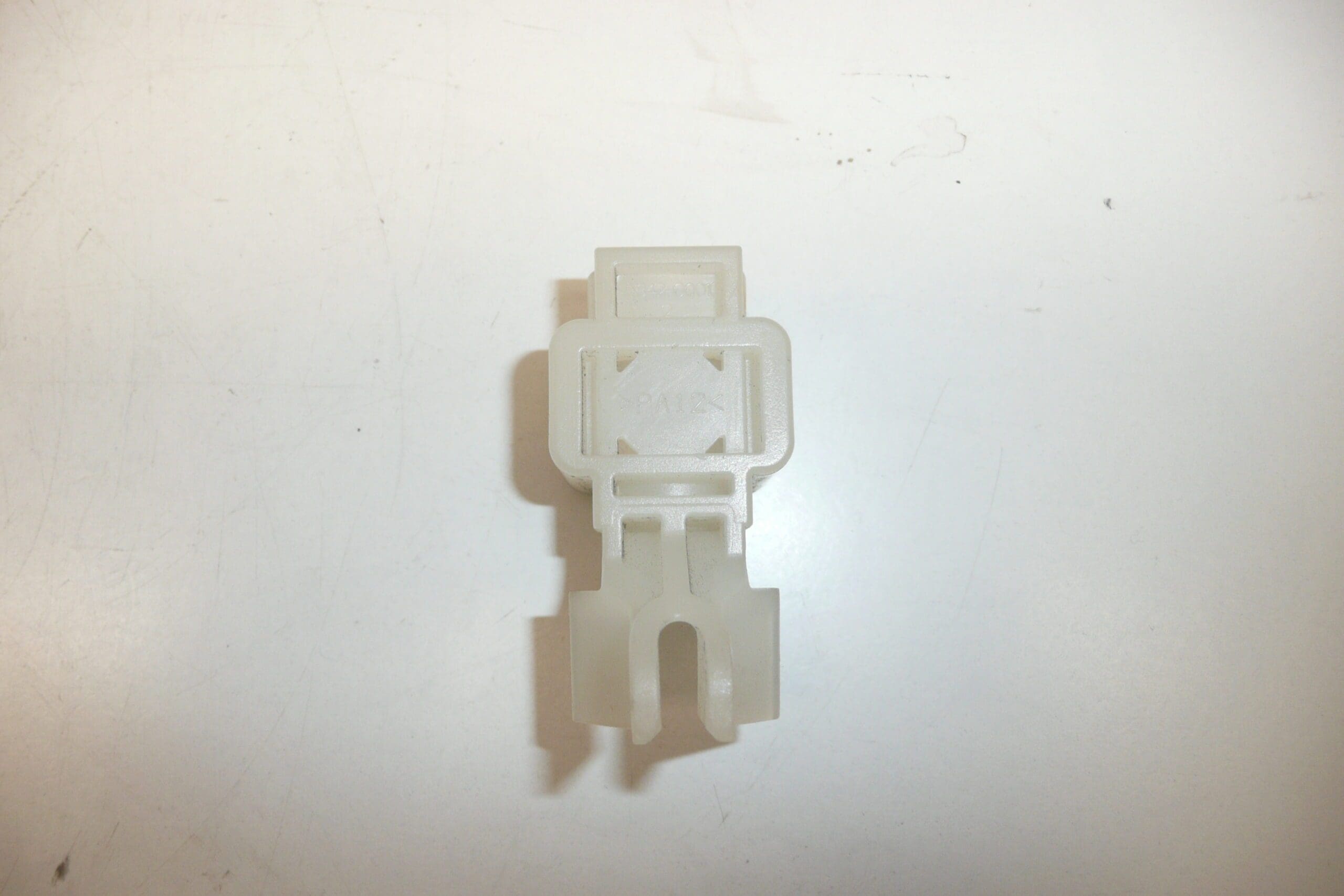 Clip de combustible Citroën Peugeot 1KR 1565Y3