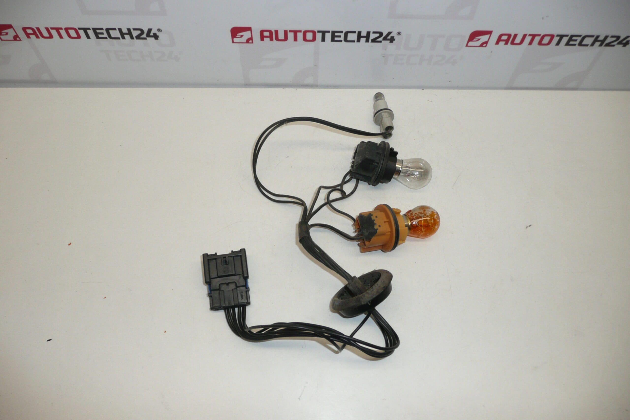 Cableado piloto trasero Citroën C4 5 puertas 6534PC