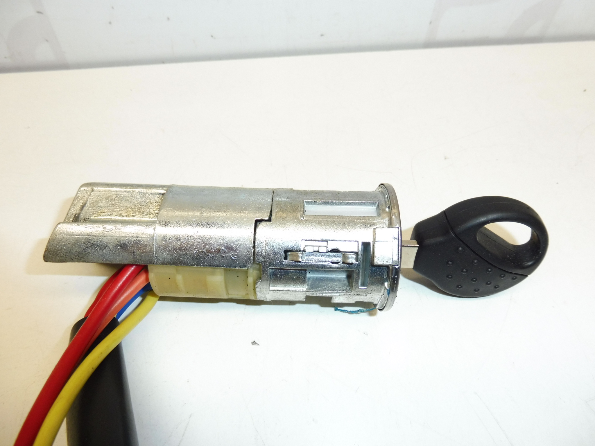 Caja interruptor + 1 llave Peugeot 206 4162P0