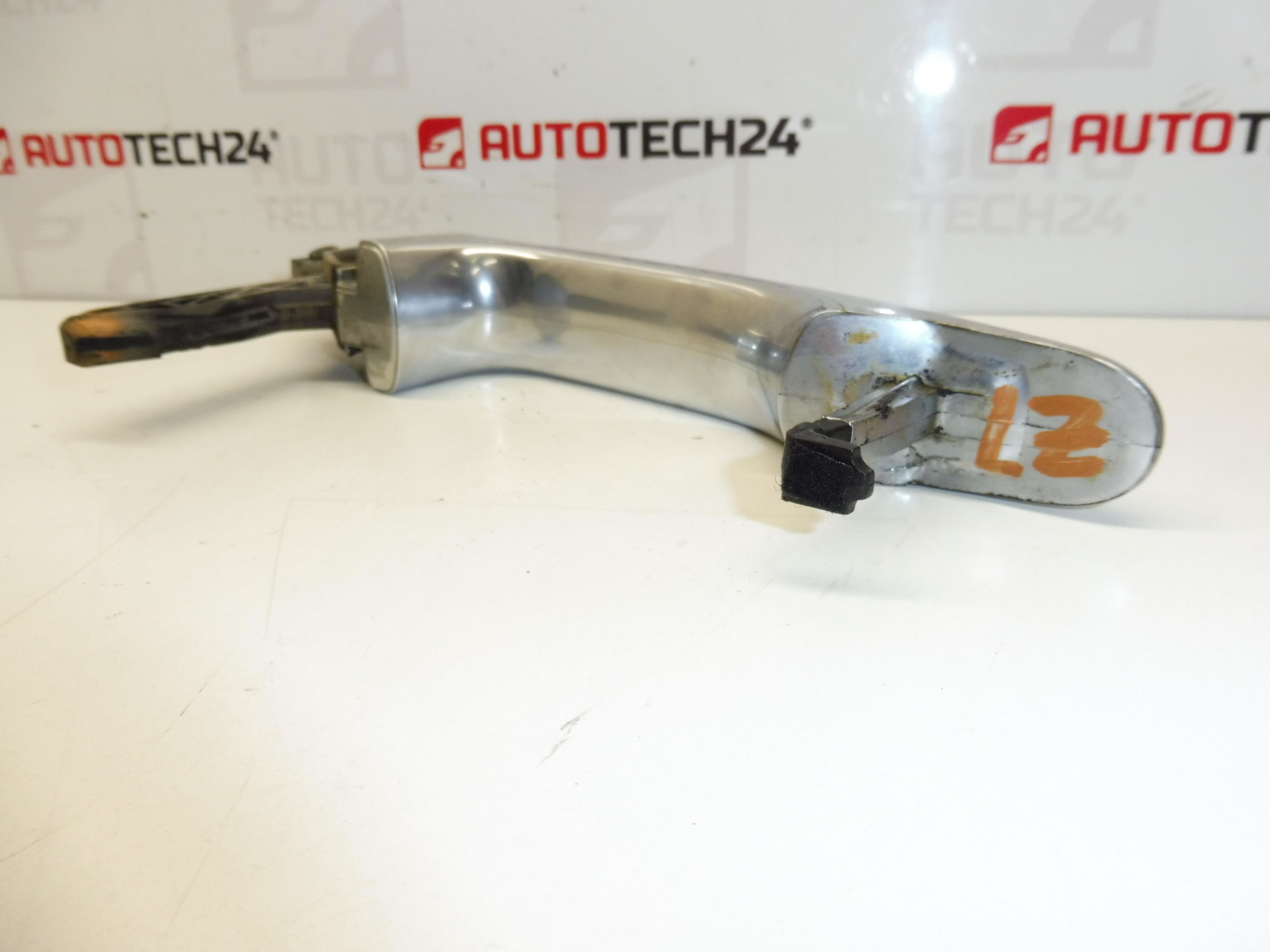 Tirador puerta trasera Citroën Peugeot cromado 9101EG
