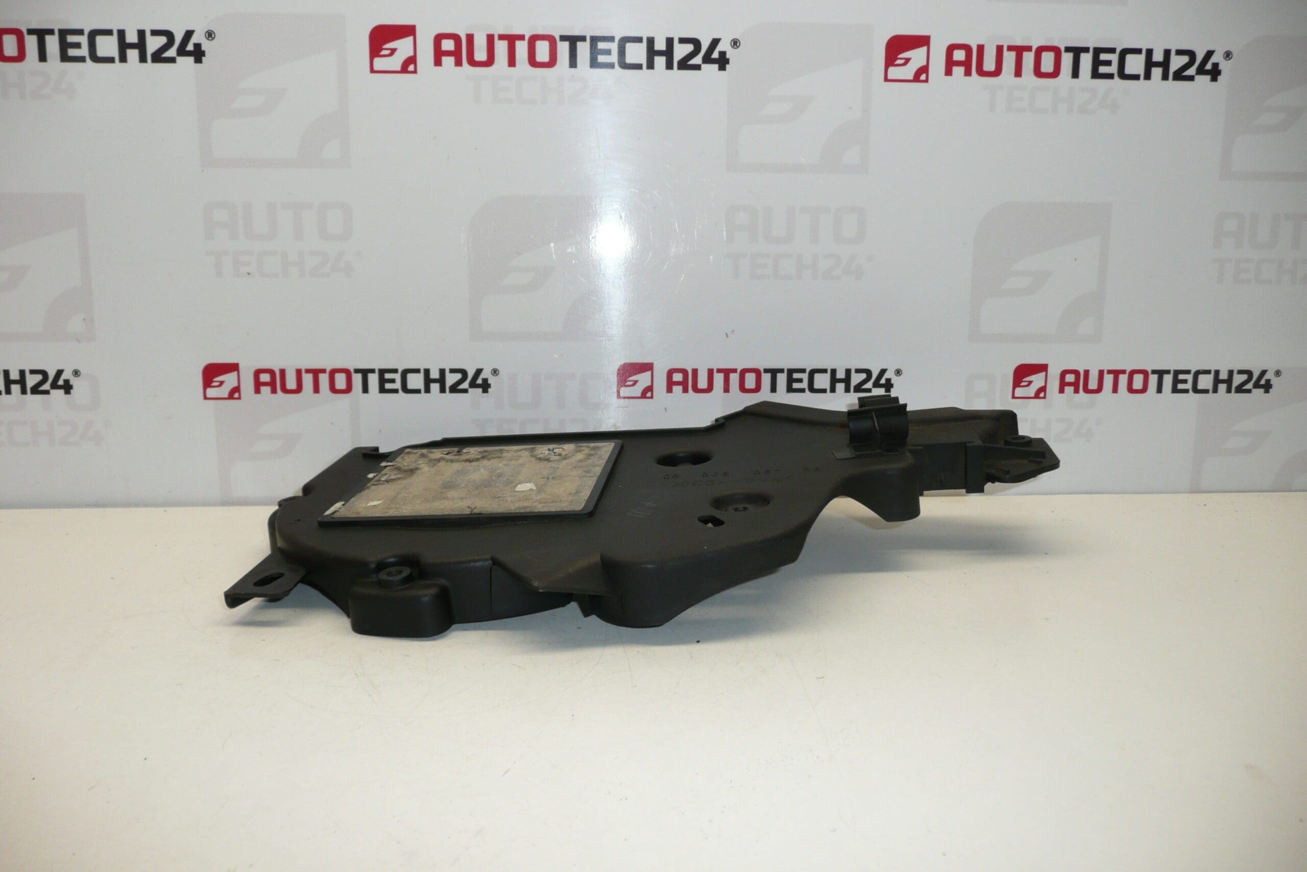 Tapa de distribución Citroën Peugeot 1.4 HDI 9649062080 0320S5