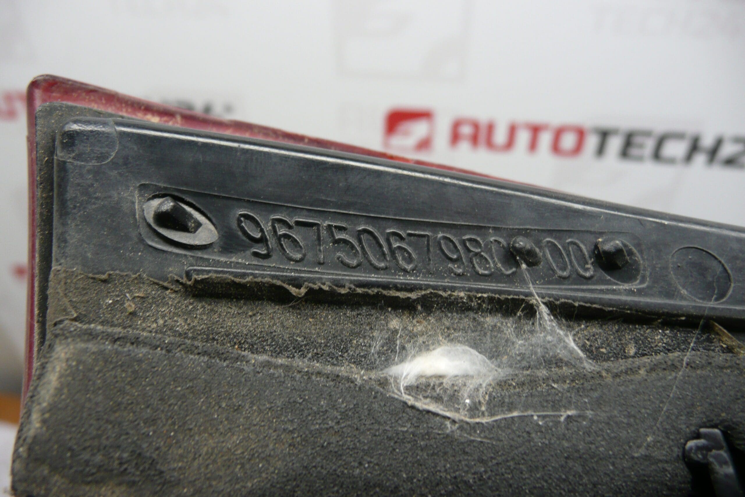 Piloto interior trasero izquierdo Citroën C5 X7 9675067980 6350LW