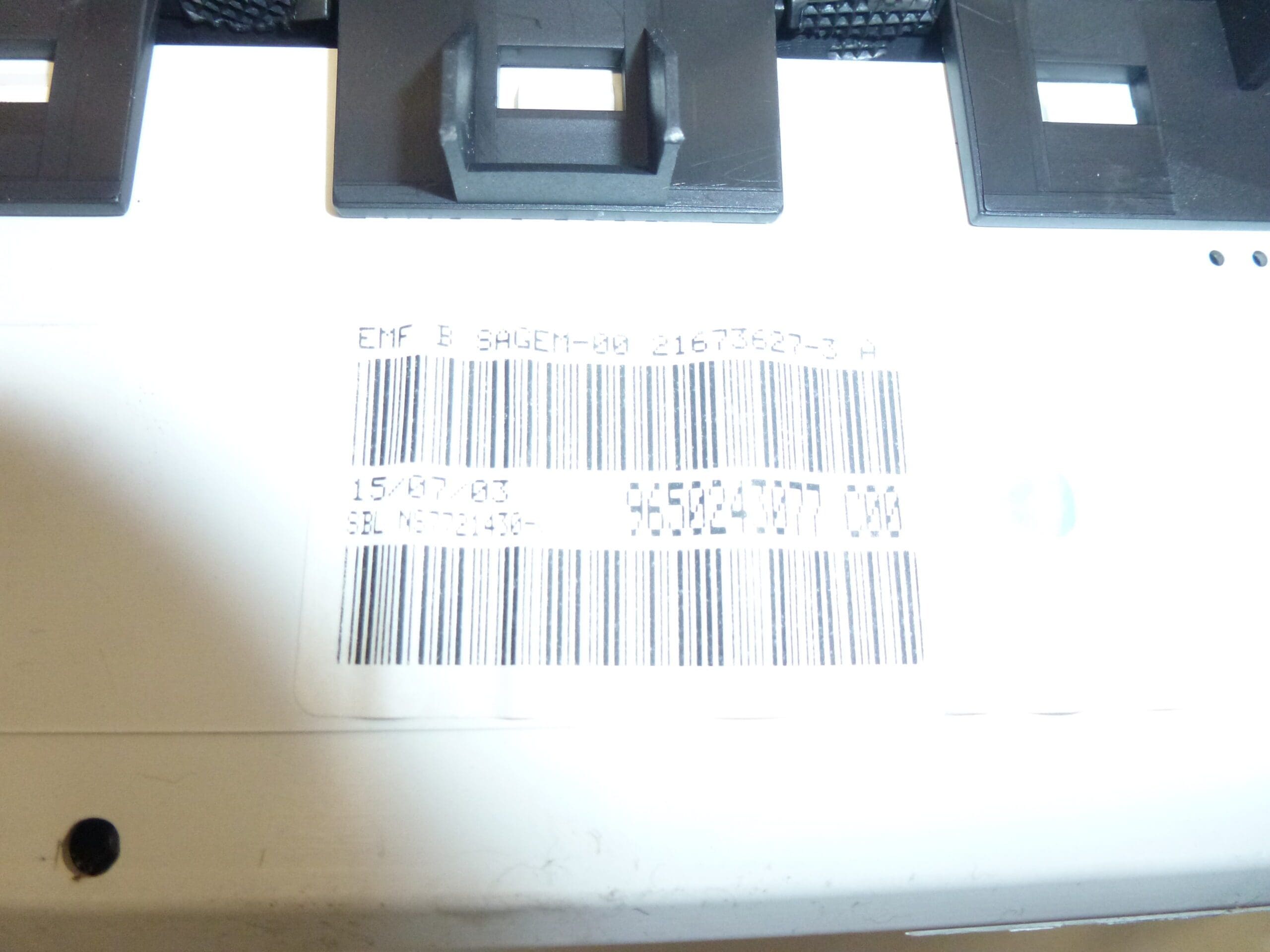 Expositor Peugeot 307 9650243077 con capilla