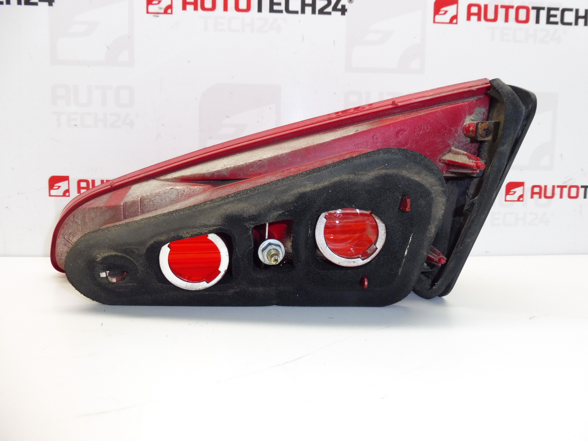 Luz trasera izquierda para Peugeot 607 6350N2 tapa