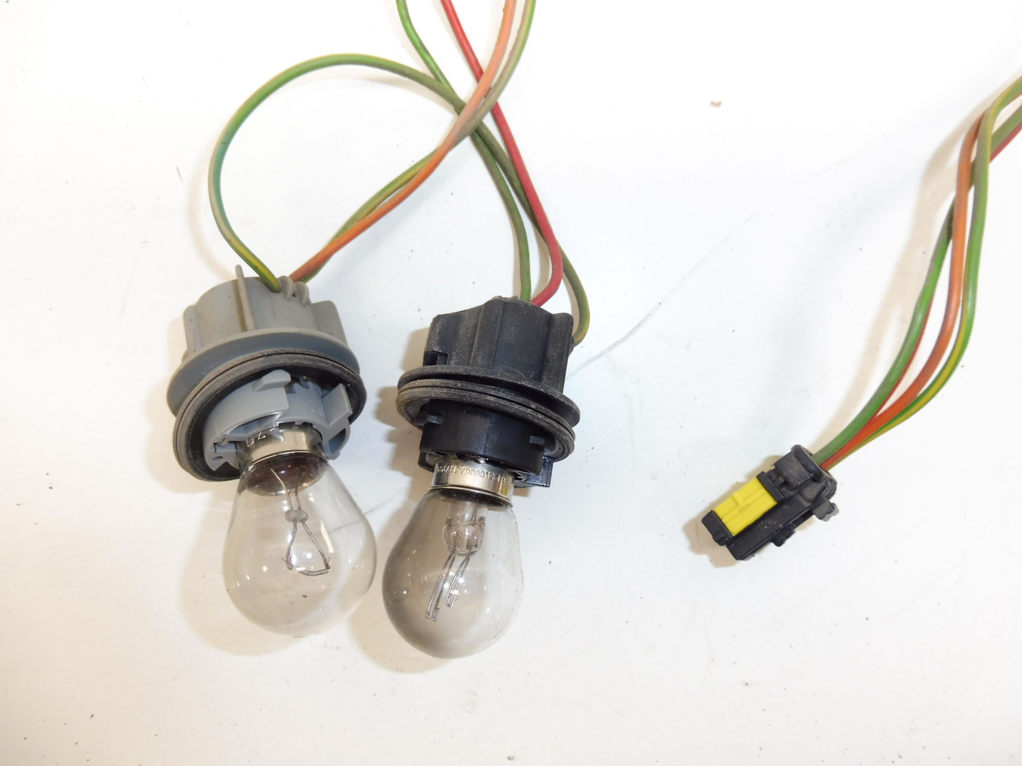 Peugeot 607 6534GS guardabarros toma luz trasera arnés