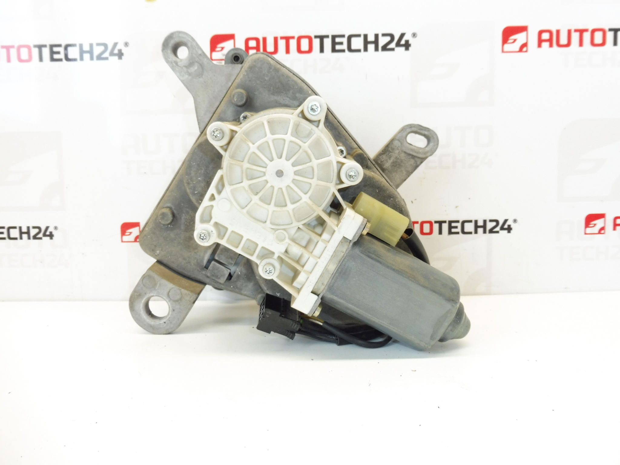 Motor eléctrico portón trasero Peugeot 607 9648047380 8735J1