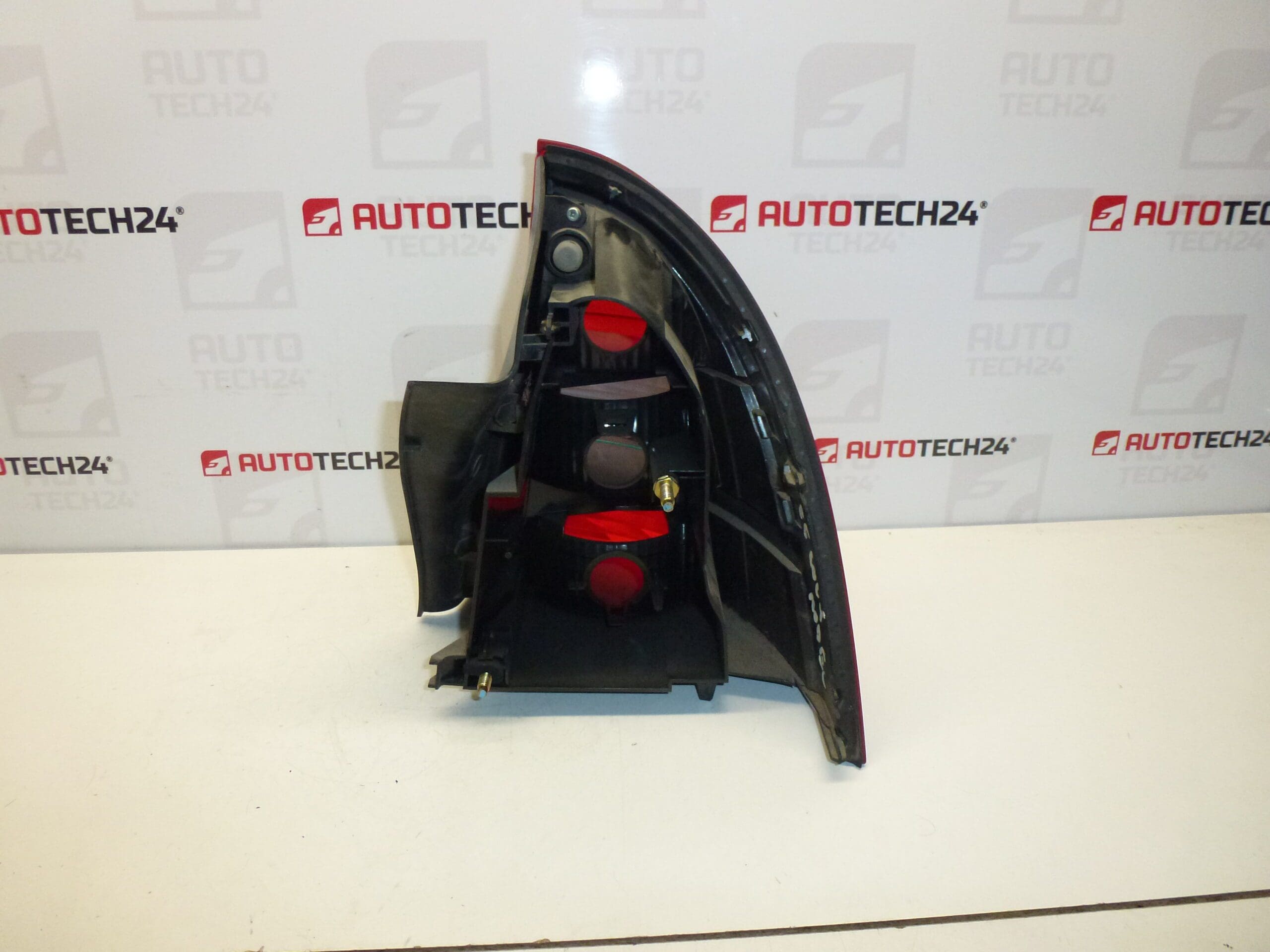 Piloto trasero izquierdo exterior Citroën C5 II 89032697 6350V3