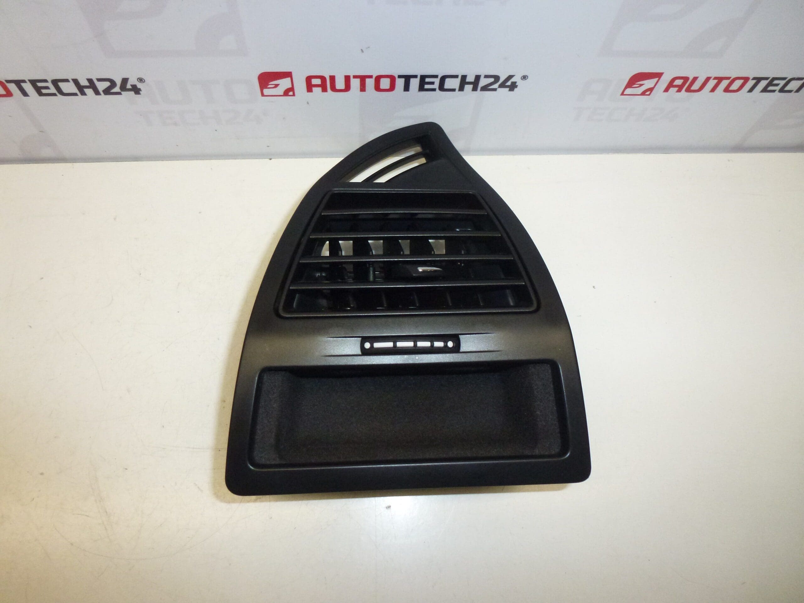 Orificio de ventilación derecho Citroën C4 9649598677 9649598977