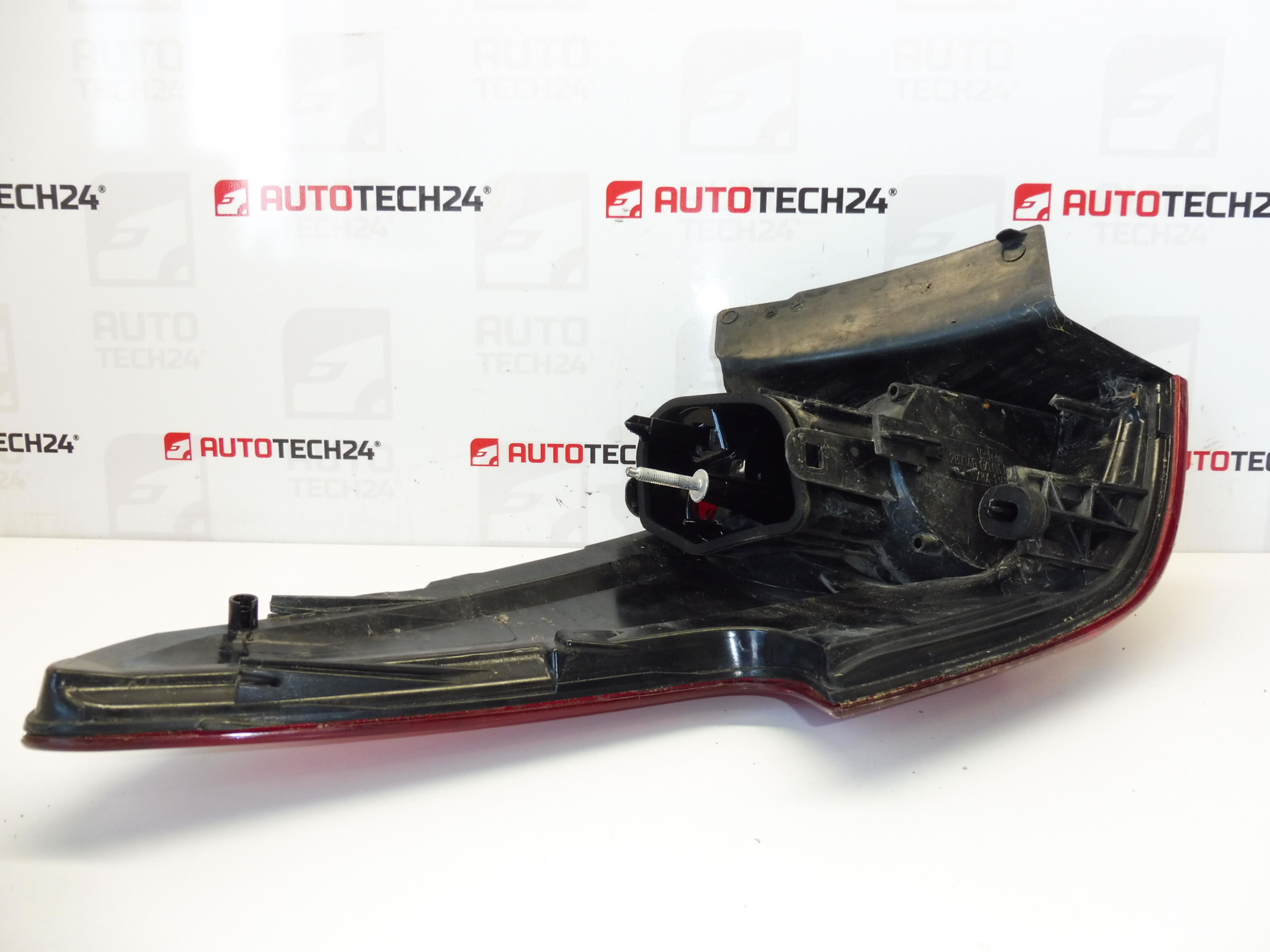 Piloto guardabarros trasero derecho Citroën C5 X7 9675065680 6351LV