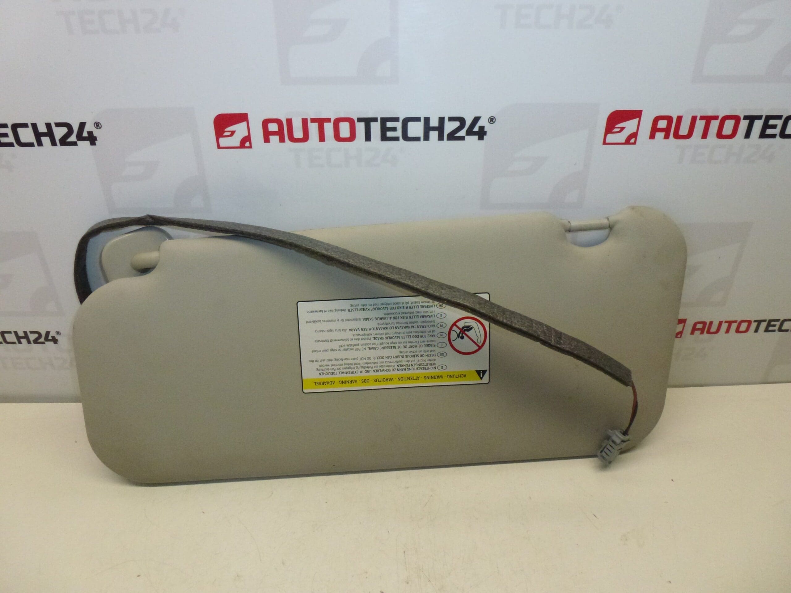 Parasol del pasajero Citroën Peugeot 8143NA