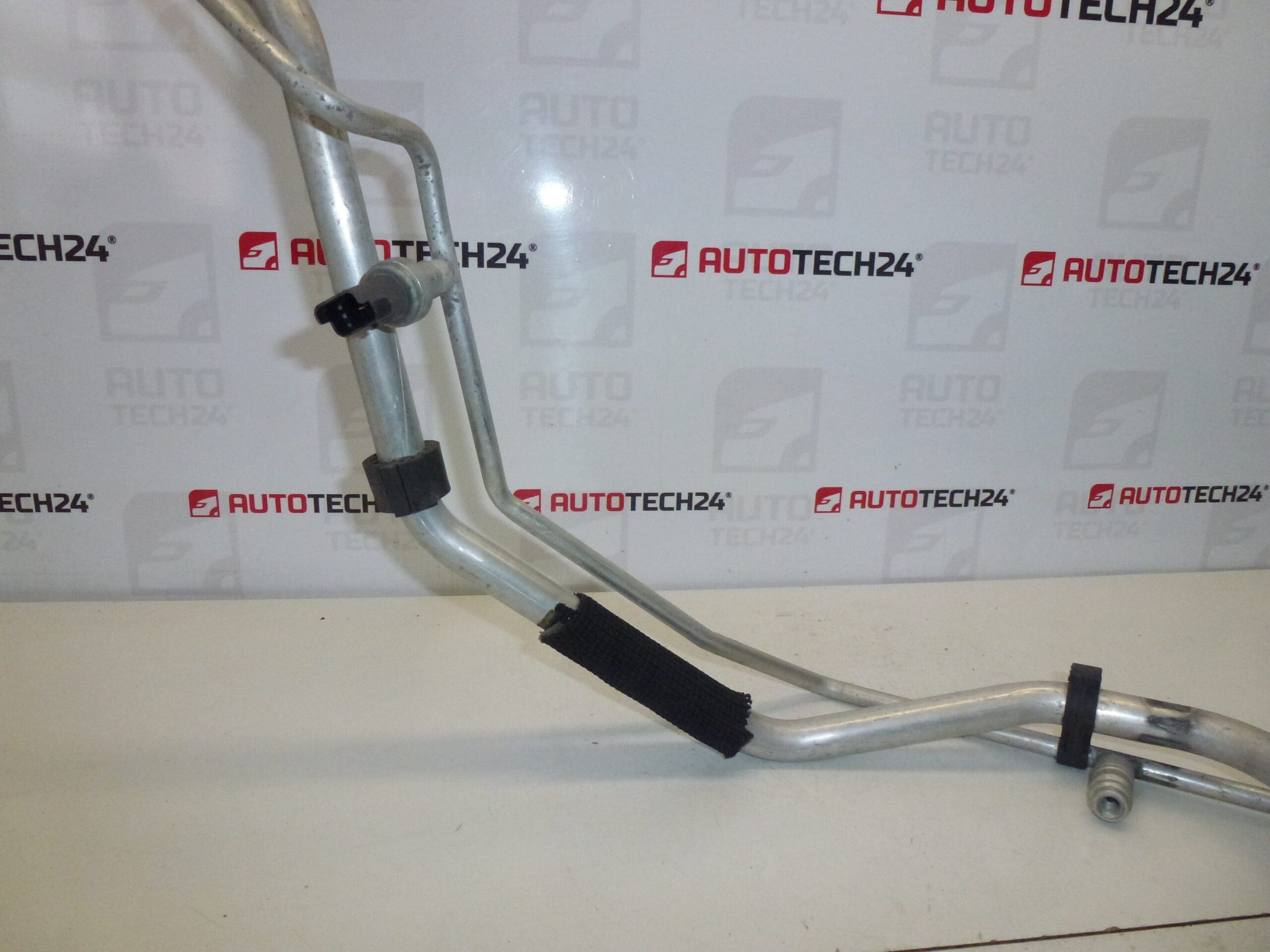 Tubo climatizador Citroën Peugeot 9658201280 647741