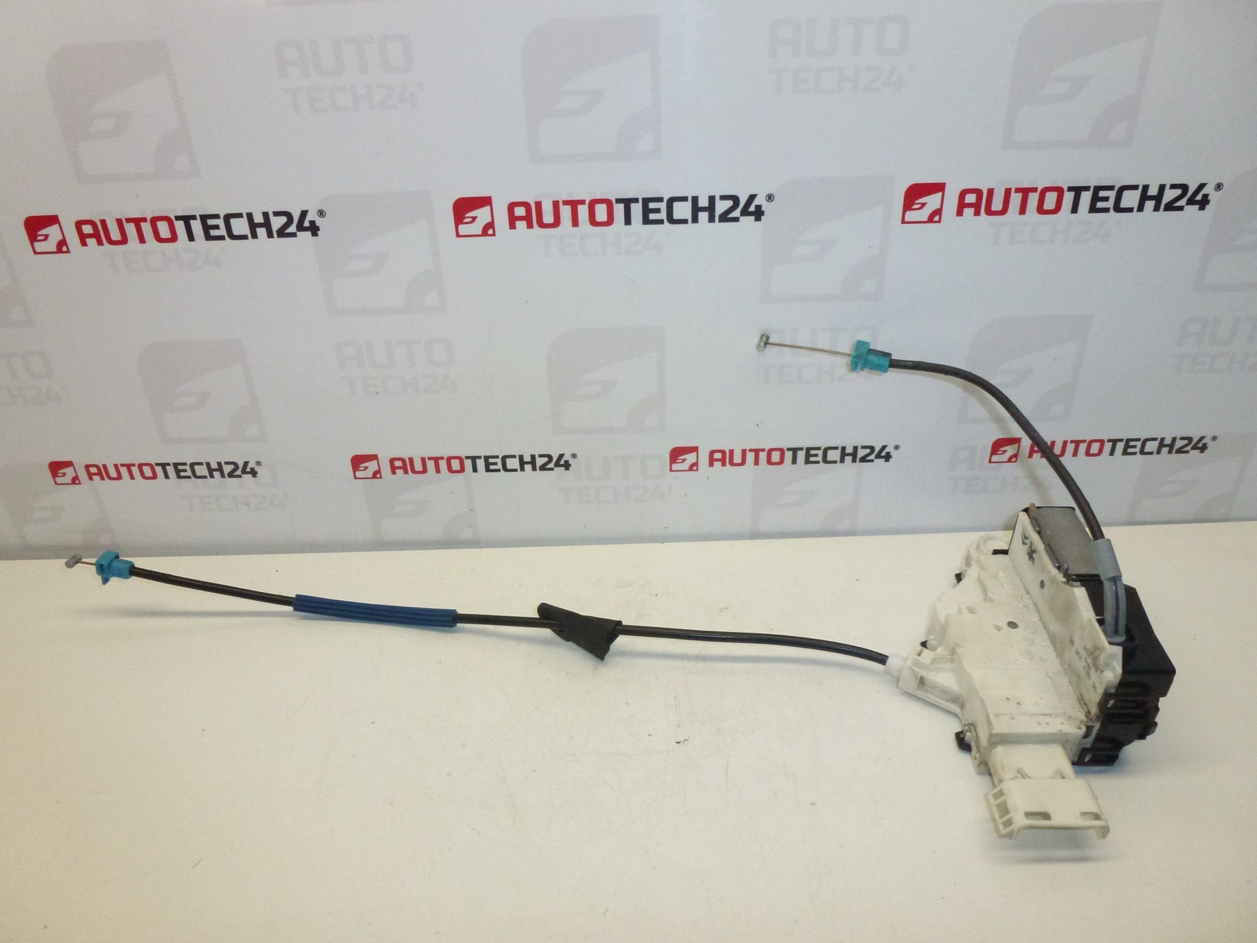 Cerradura puerta trasera izquierda Citroën C4 5 puertas 9686733680 9137K6