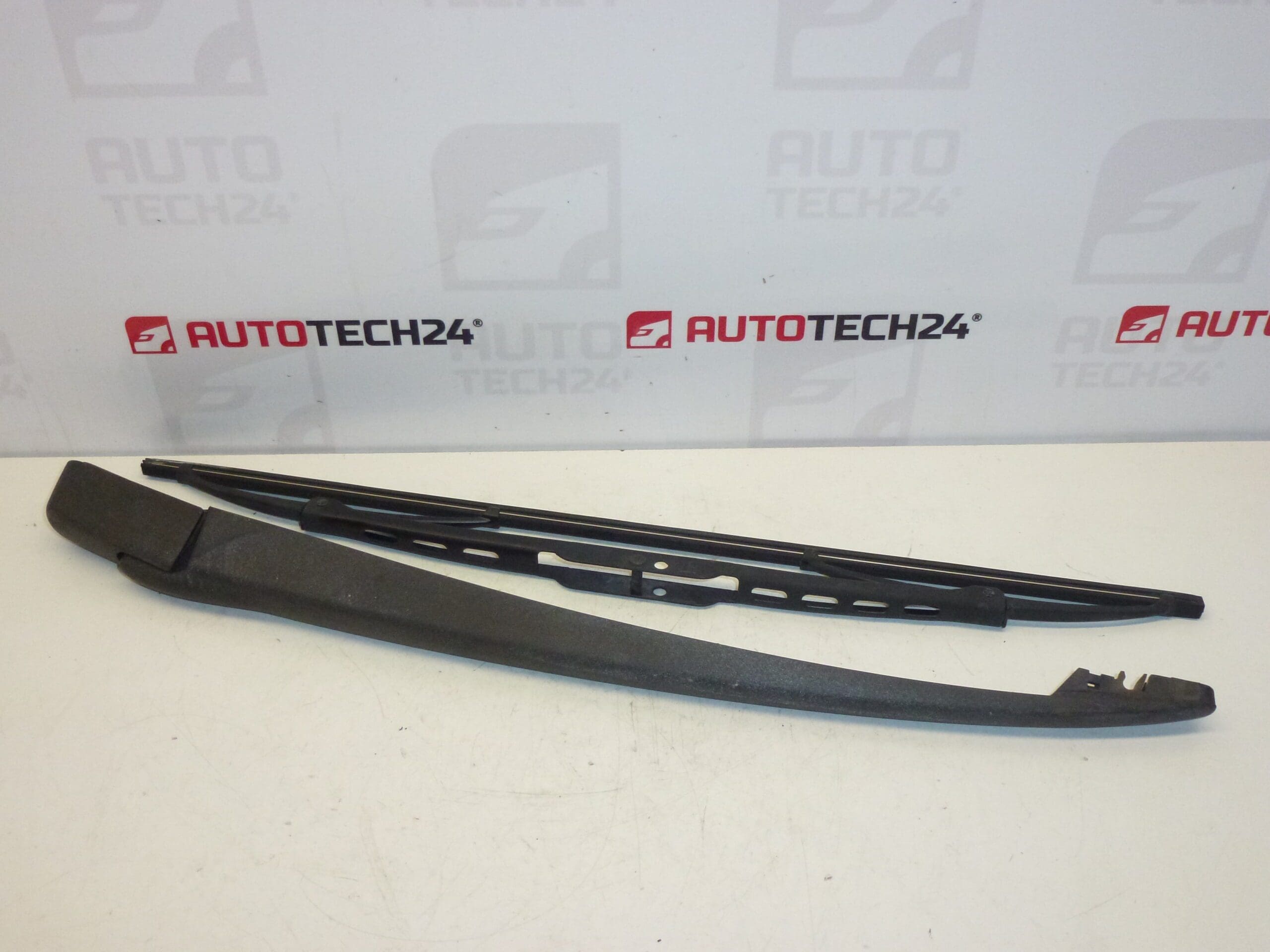 Brazo de limpiaparabrisas - trasero - Citroën Xsara Picasso 6429Q5