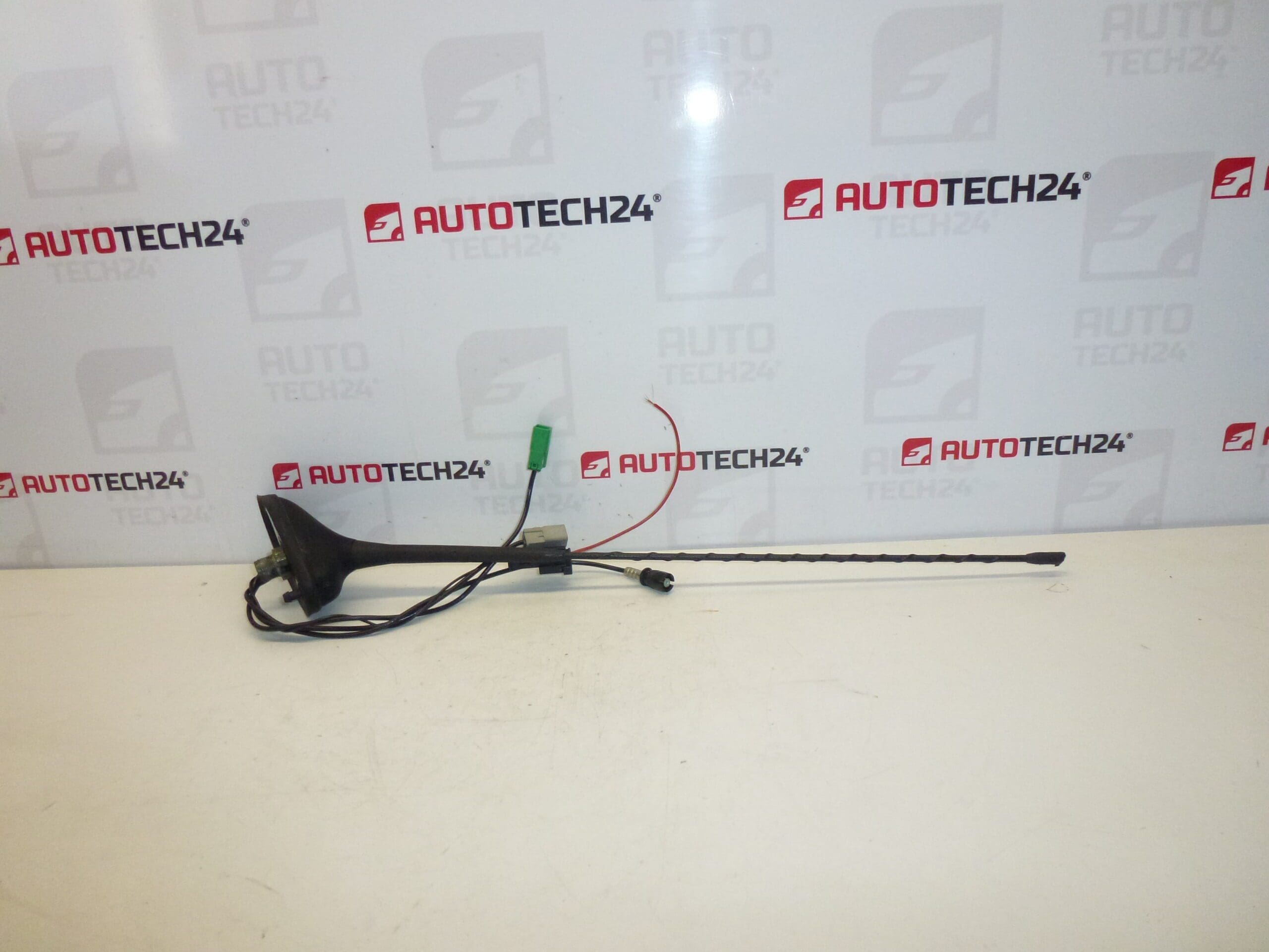Antena Citroën C5 sedán 01-04 9638989680 6561H1