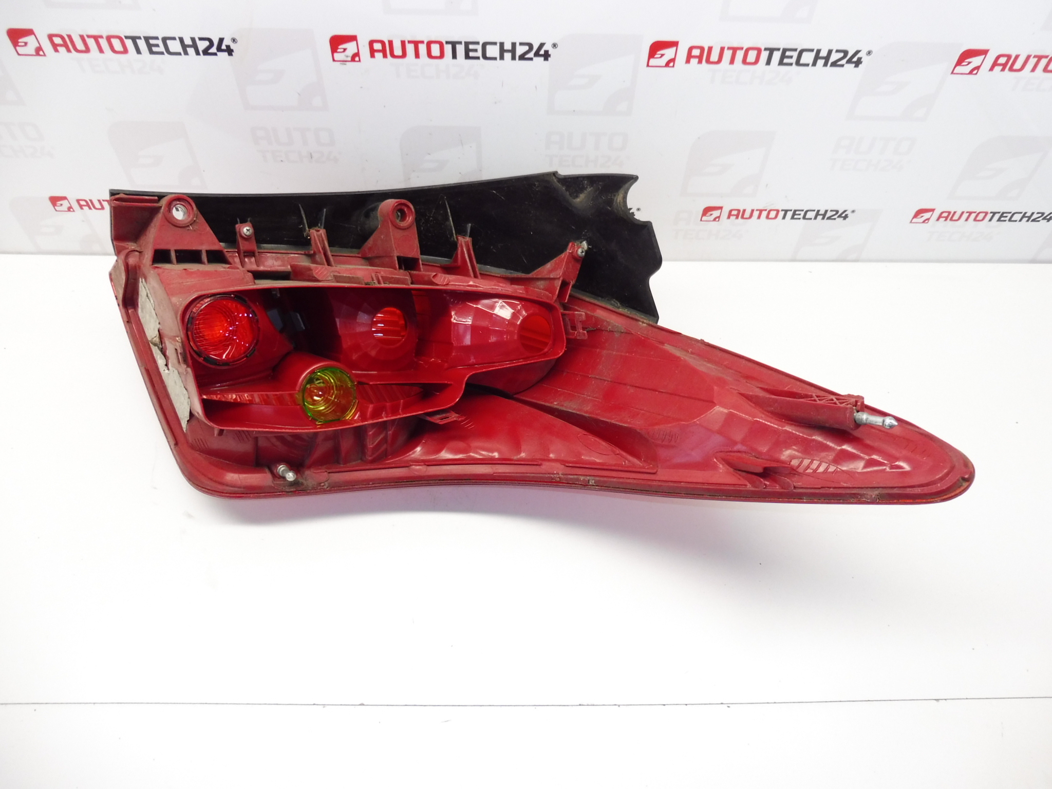 Piloto trasero izquierdo Peugeot 308 SW 96814447XT 6350FF