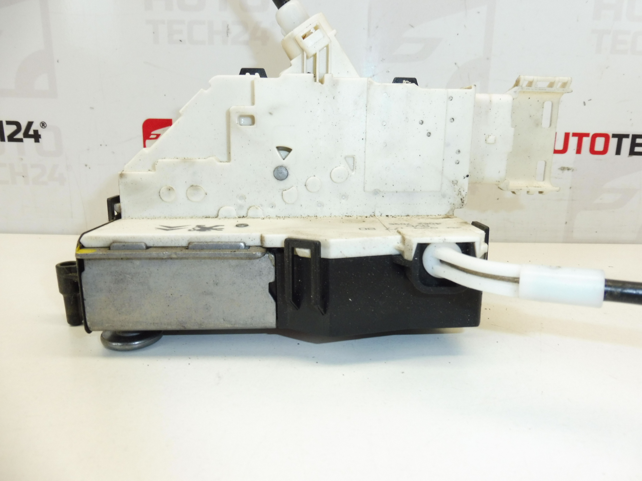 Peugeot 407 cerradura puerta derecha 9683417780 9136FE