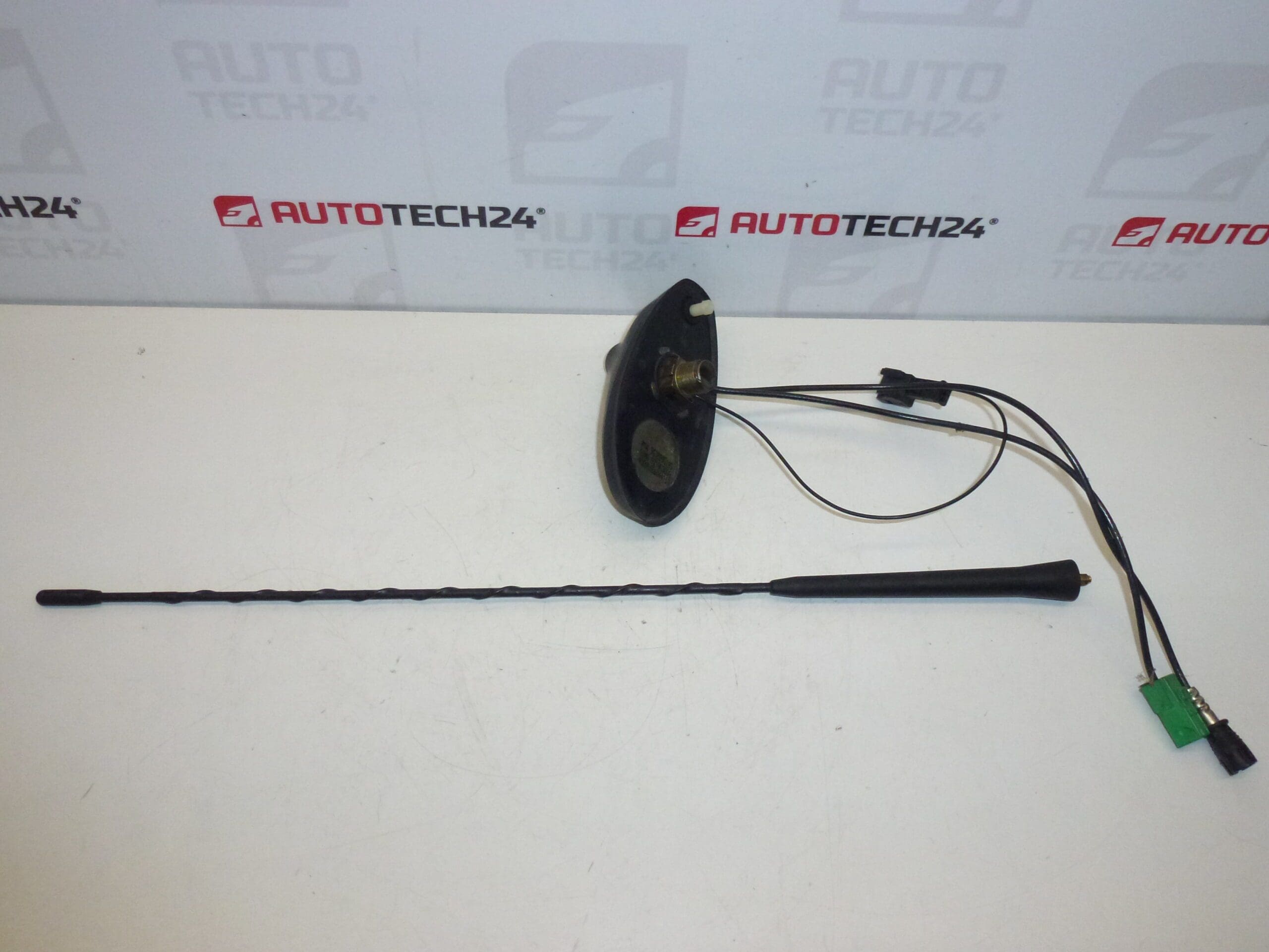 Antena Citroën C5 sedán 01-04 9638990180 6561P1