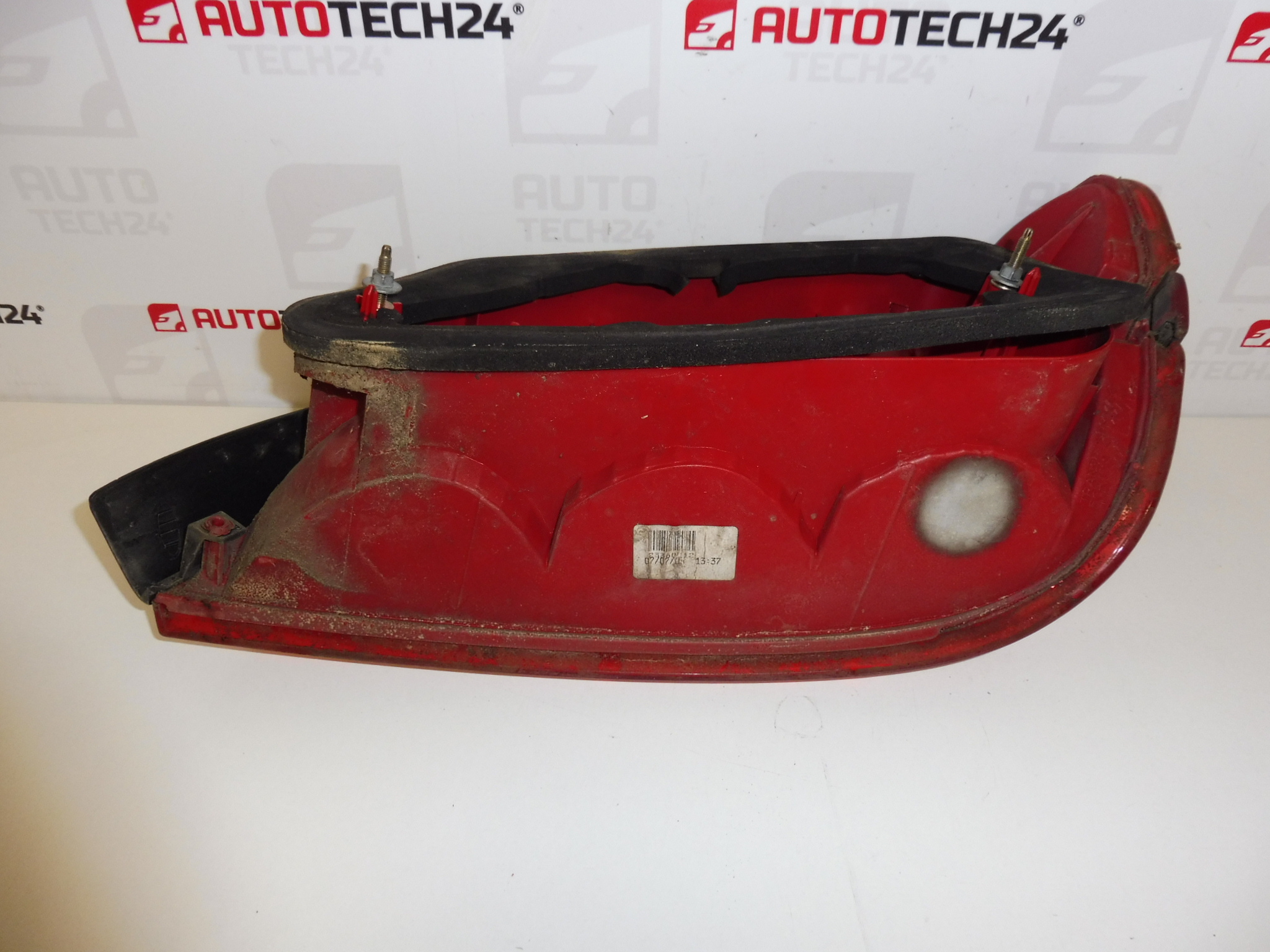Piloto trasero izquierdo con moldura EKQD Peugeot 406 9630364877 6350L5
