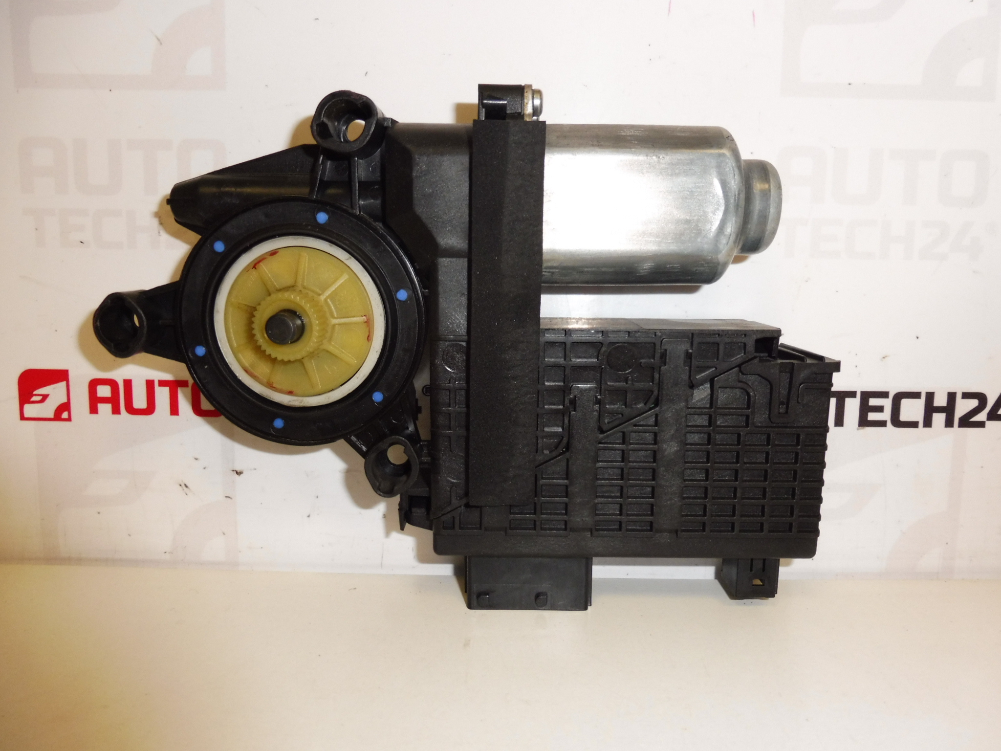 Motor elevalunas delantero izquierdo Citroën C4 Picasso 9682495880 9221CZ