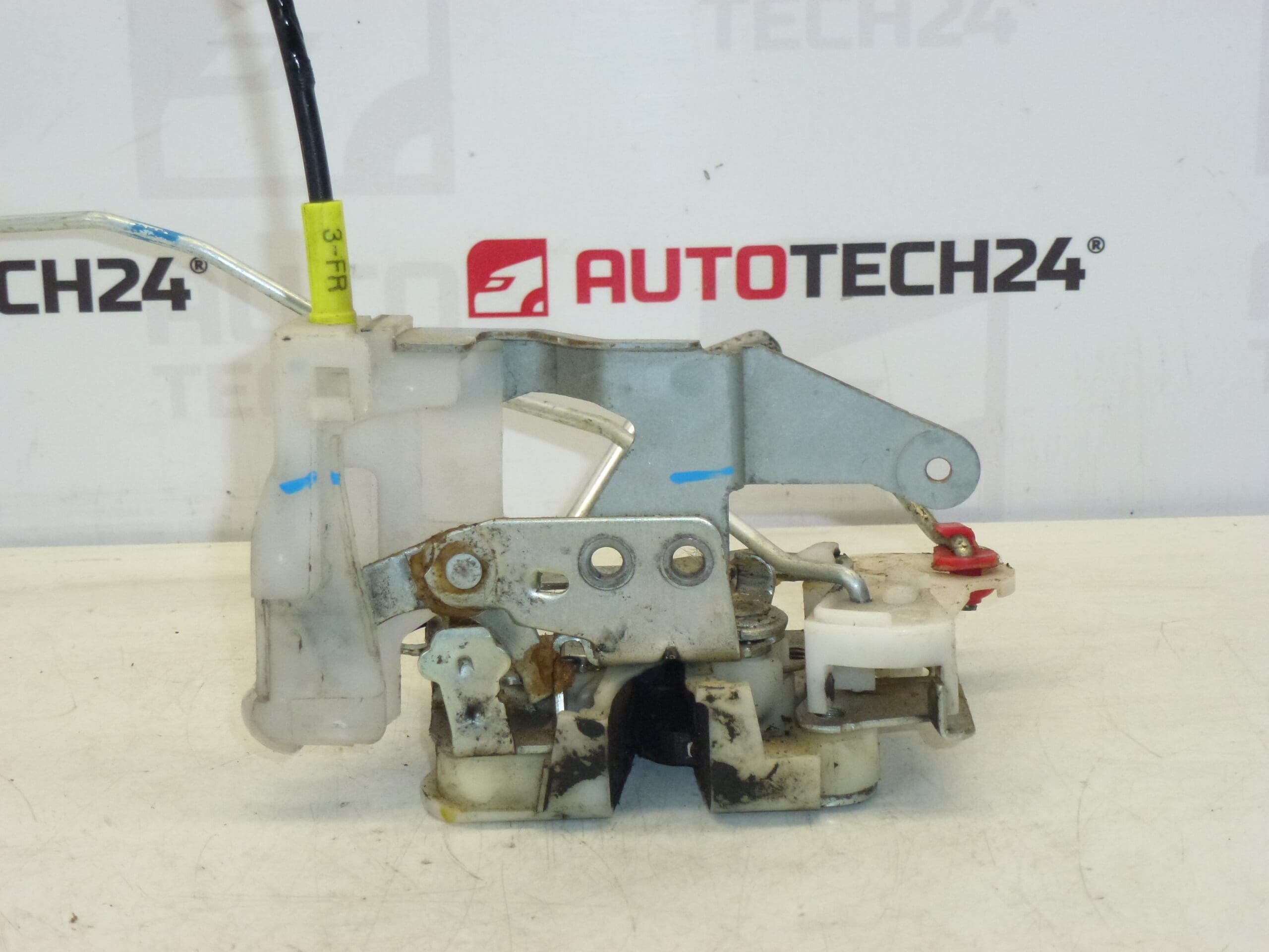 Cerradura puerta izquierda Citroën C1 Peugeot 107 9135S2