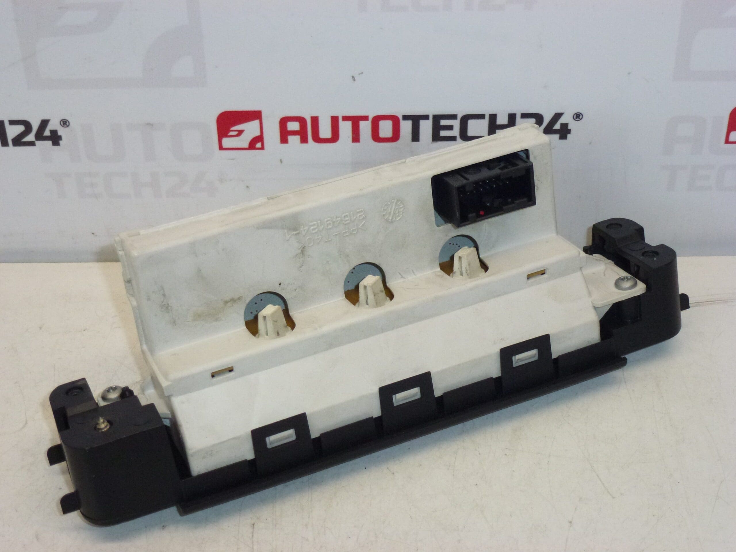 Pantalla de radio y ordenador Peugeot 406 9644230277