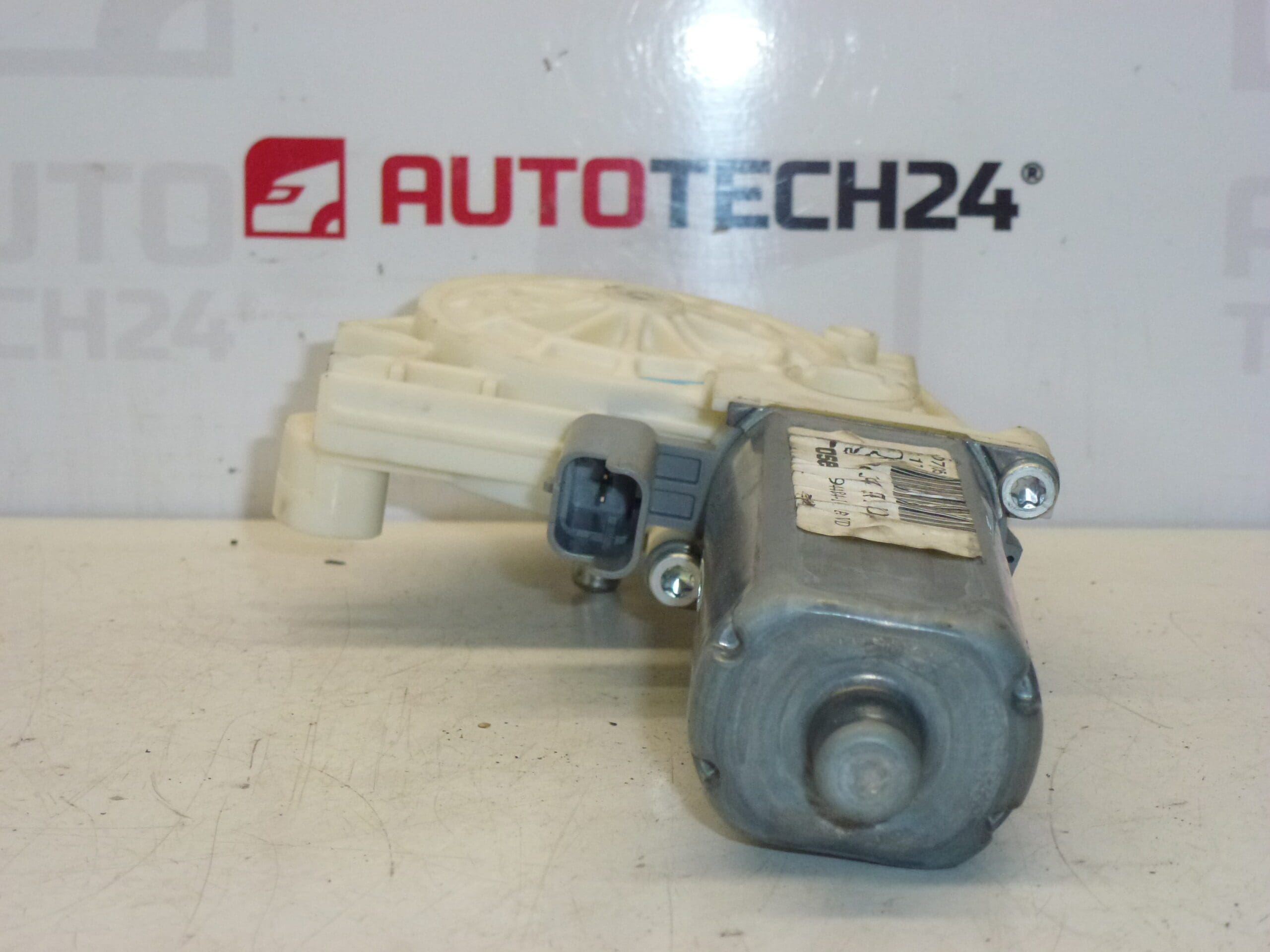 Peugeot 307 Motor de bobinado de luna delantera derecha 9634457280 9222J8