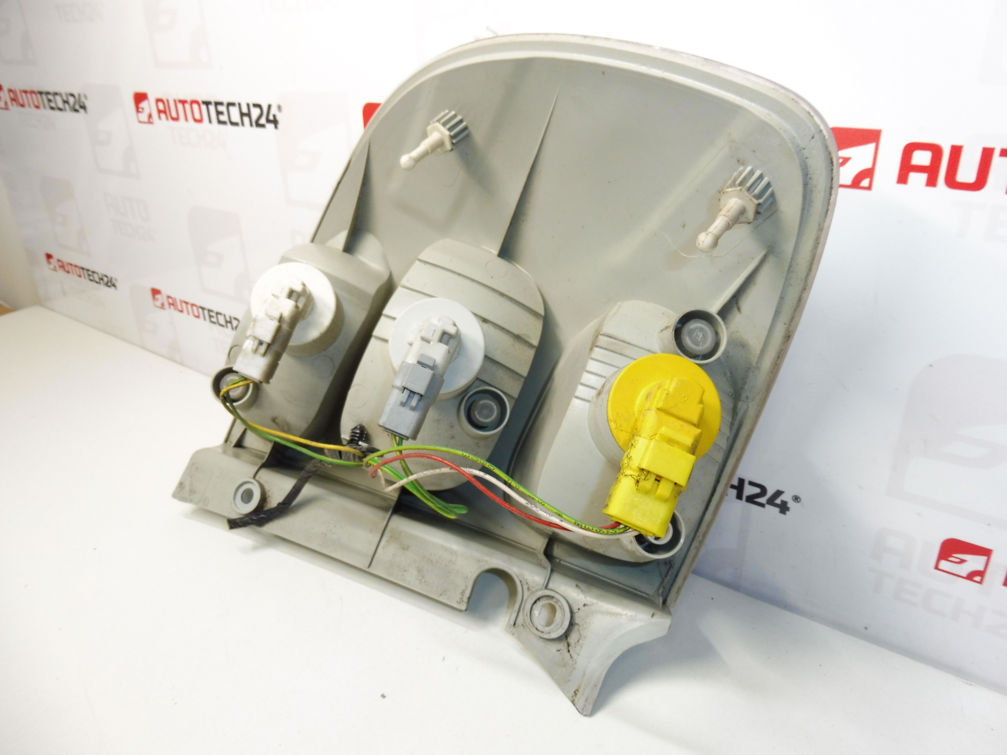 Piloto trasero derecho Citroën C3 PLURIEL 9641775180 6351R6