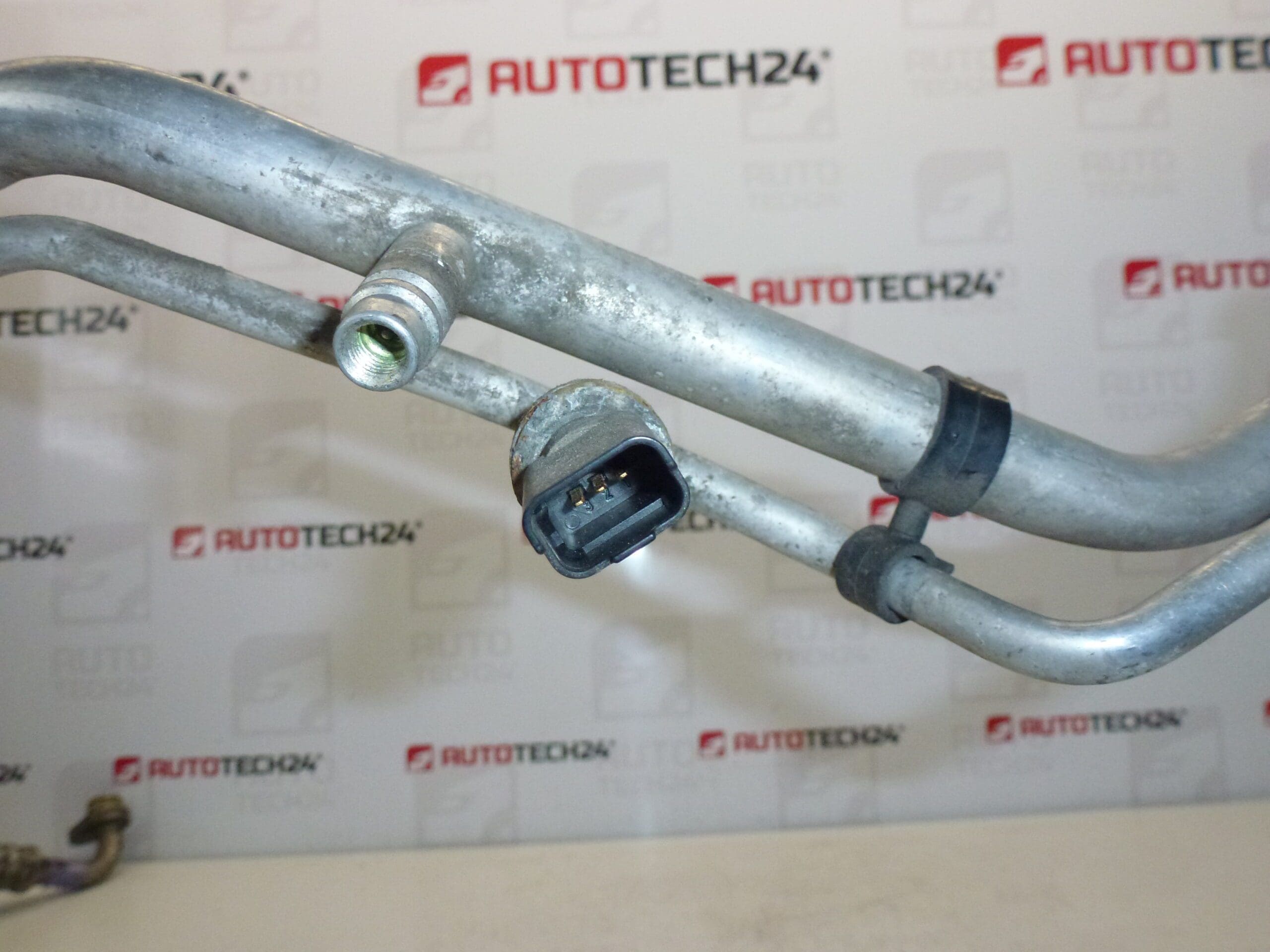 Tubo climatizador Citroën Peugeot 1.6 HDI 9643393880 6460QP