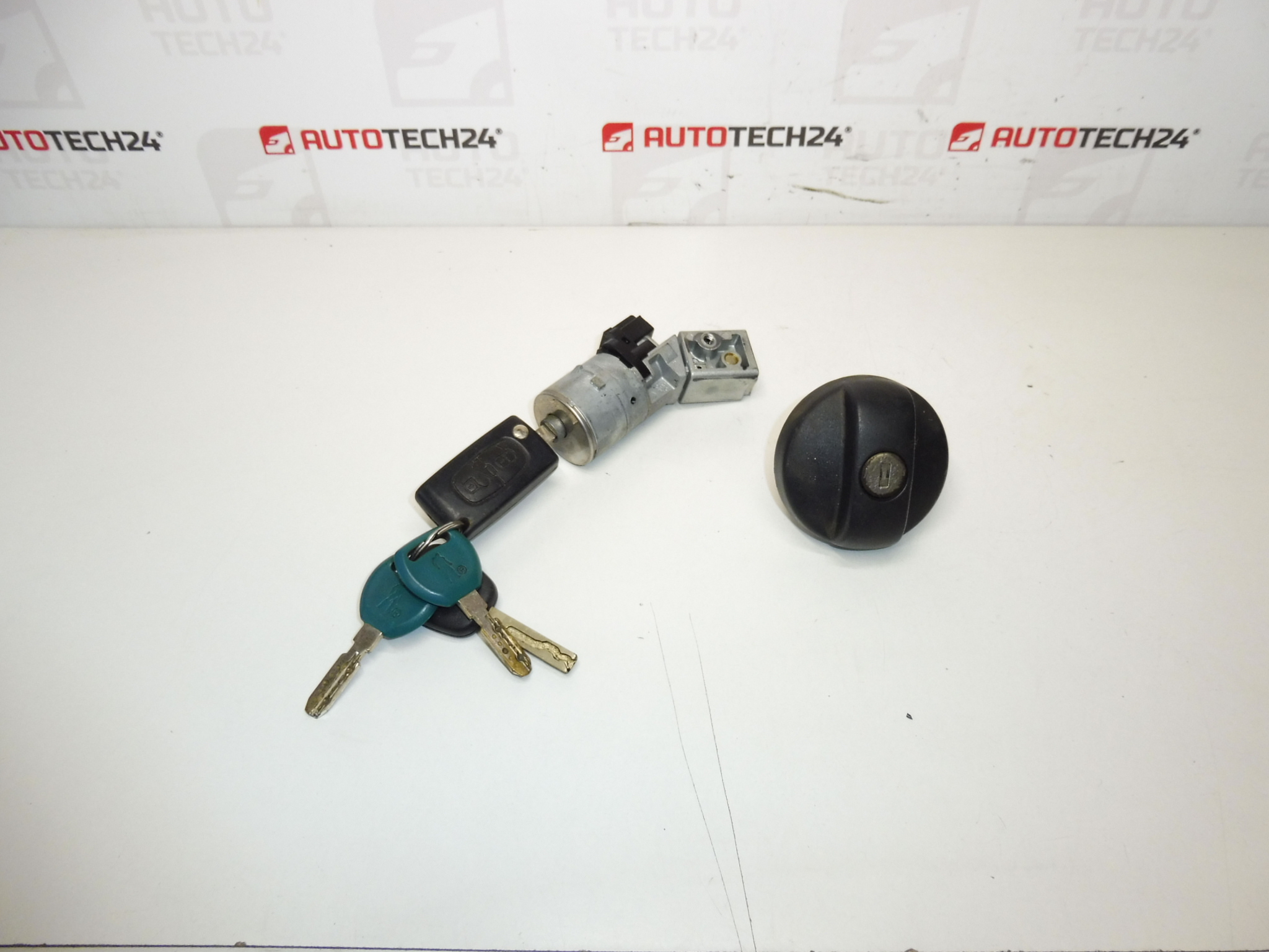 Caja de interruptores, tapón depósito y 2 llaves Citroën Peugeot 4162KF 4162XT
