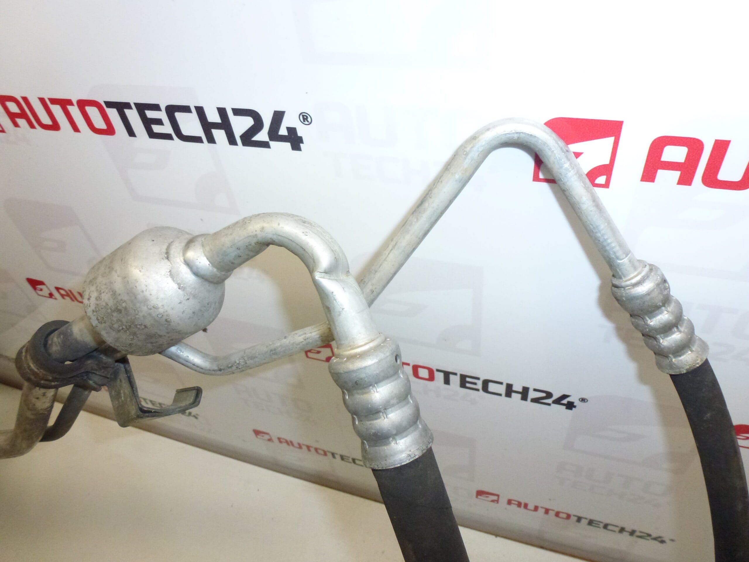 Tubo climatizador Citroën Peugeot 9644725580 6460CX averiado funcional