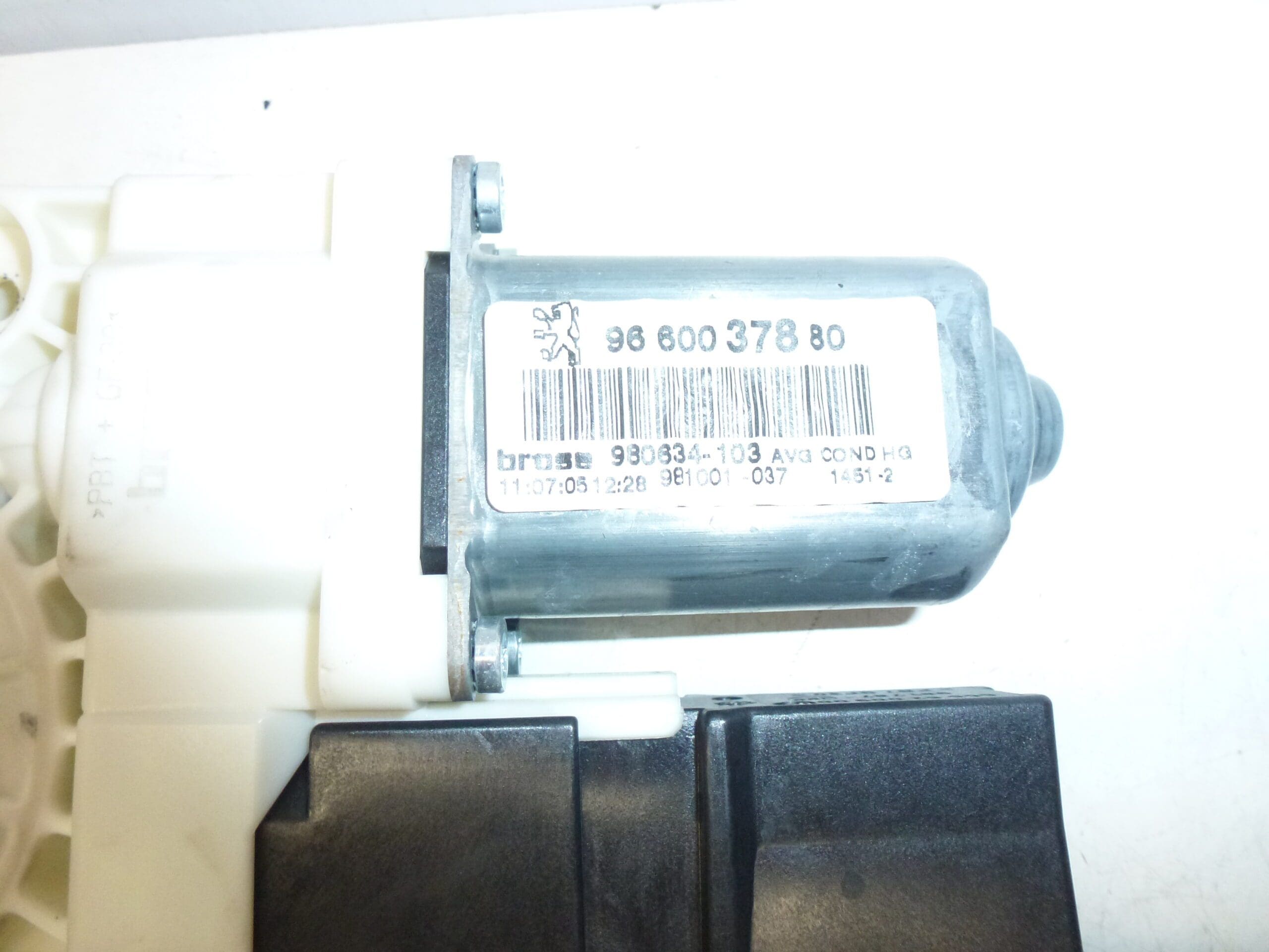 Motor elevalunas izquierdo Peugeot 307 CC 9660037880 9221CN