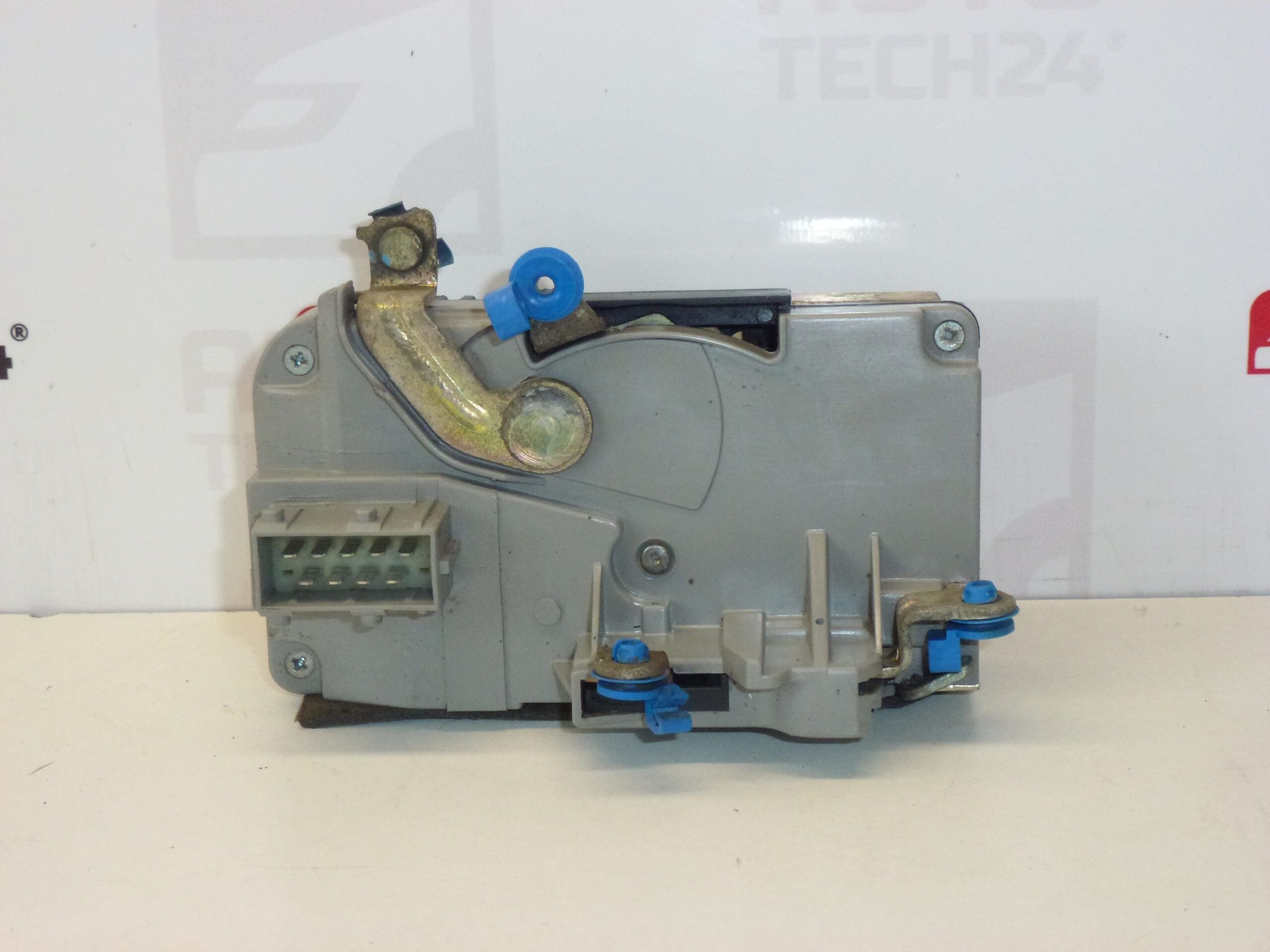 Cerradura puerta delantera izquierda Citroën Peugeot 9135H8 II