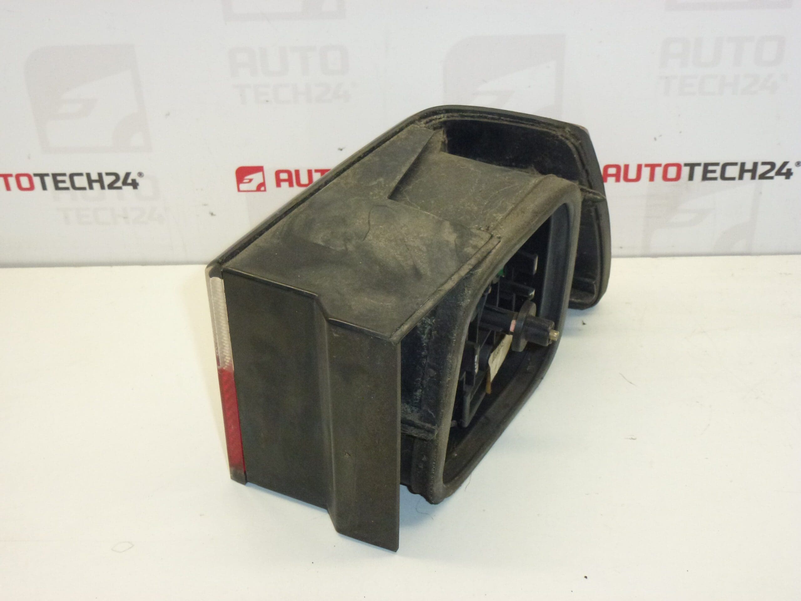 Lámpara guardabarros trasero izquierdo Citroën Xantia 6350K0