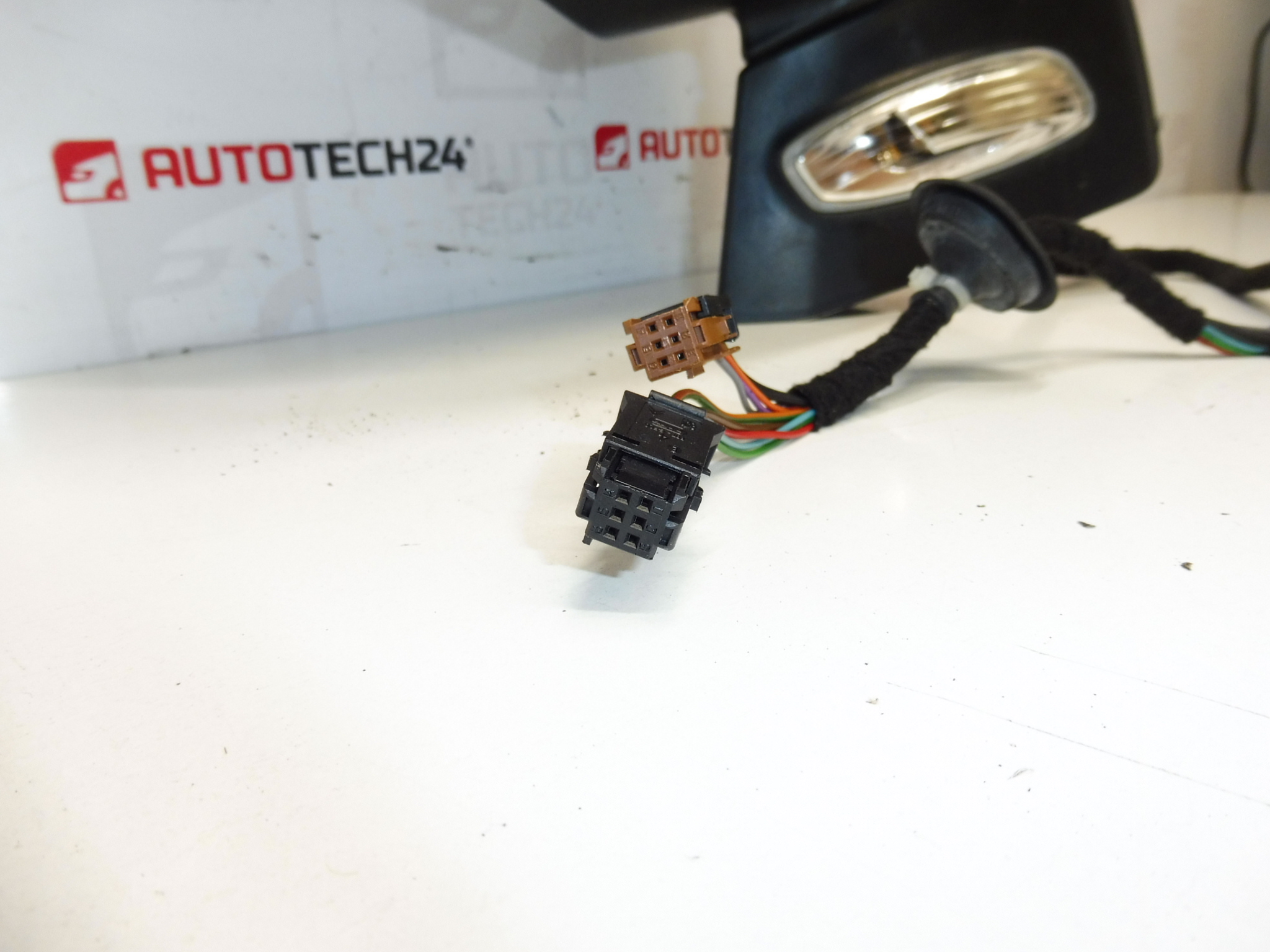 Retrovisor derecho EZRC Peugeot 3008 y 5008 8153ZG