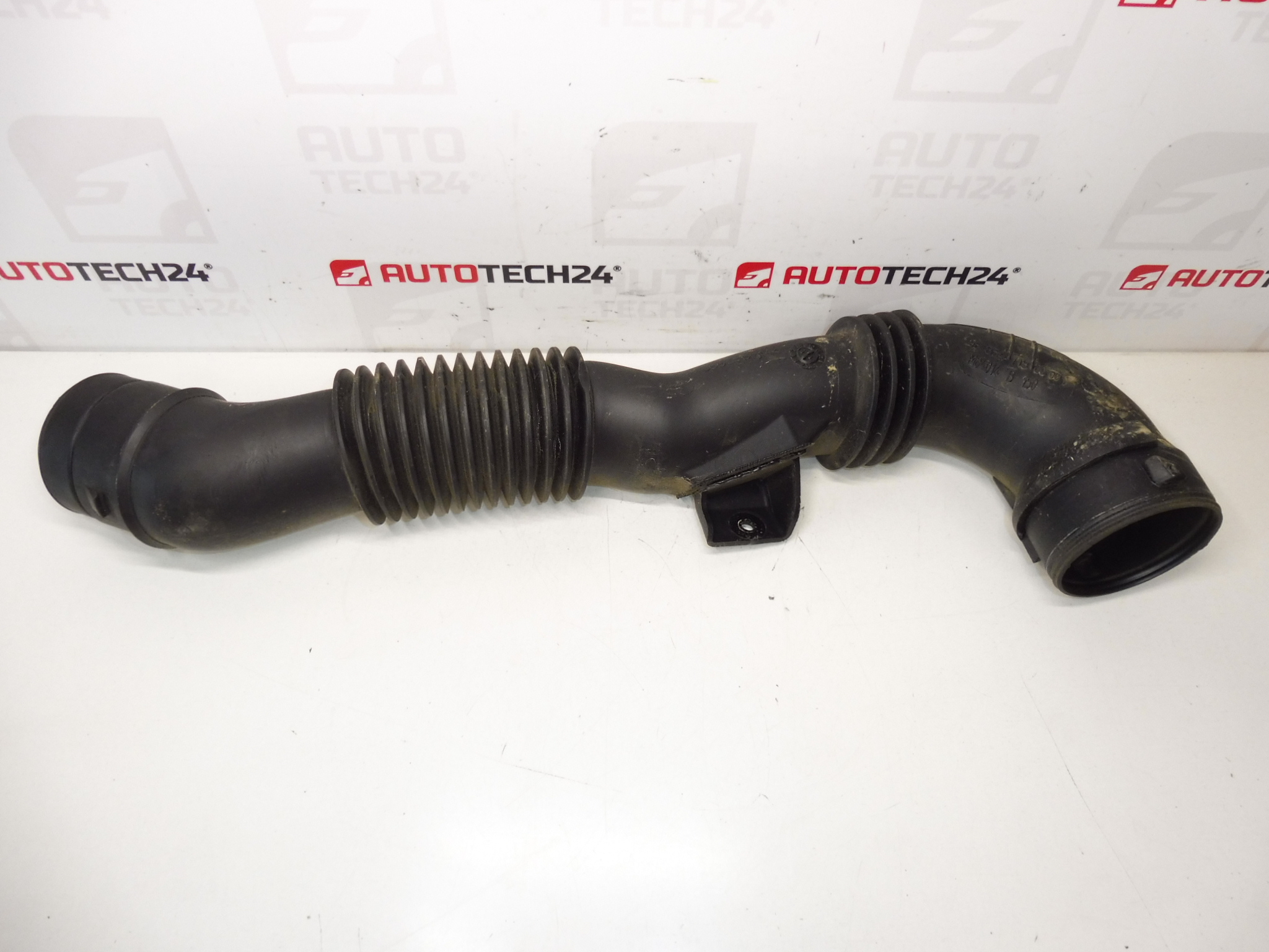 Tobera de entrada de aire 1.4 VTI 70 kW 8FS Citroën Peugeot 9685471880 1436L3