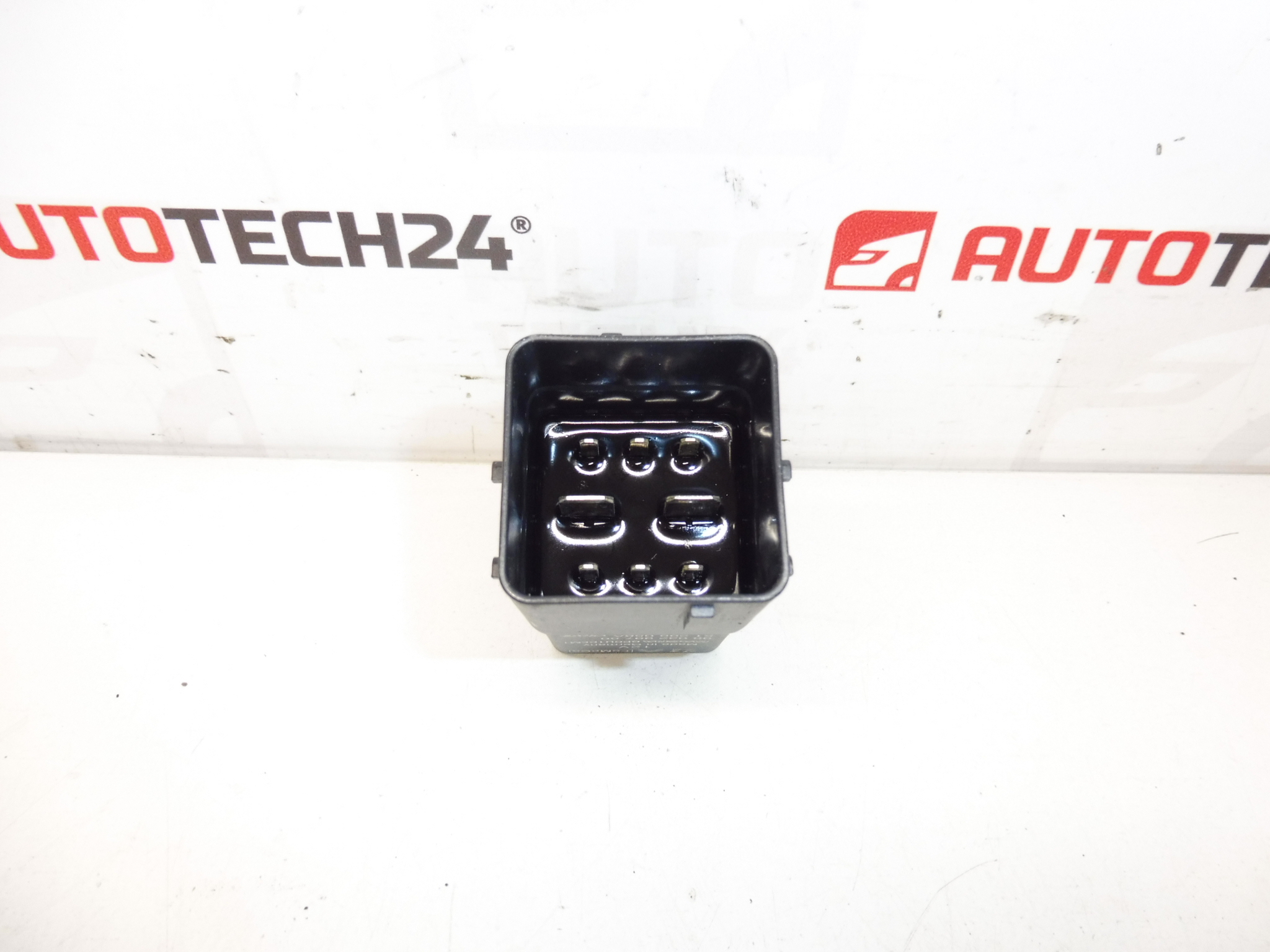 Relé de precalentamiento MAGMA Citroën Peugeot 9803299780