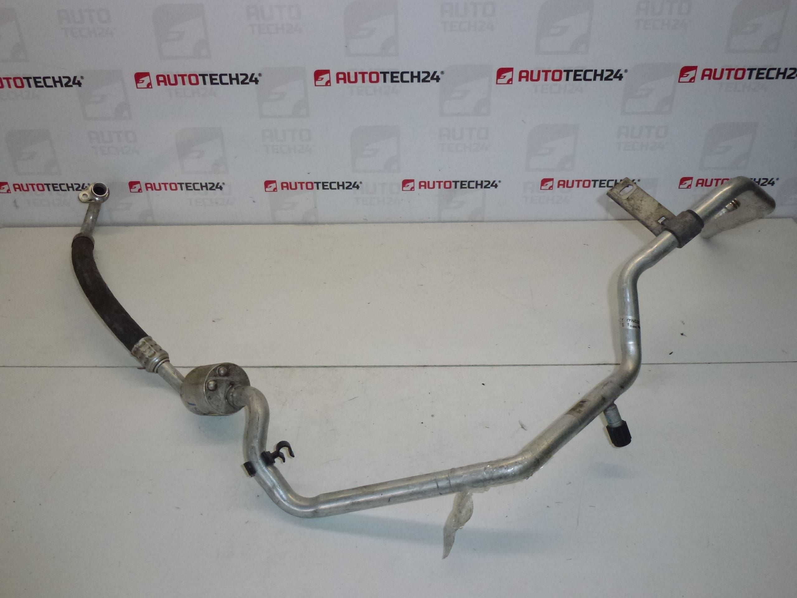 Tubo climatizador Citroën Peugeot 9682124080 6477J6