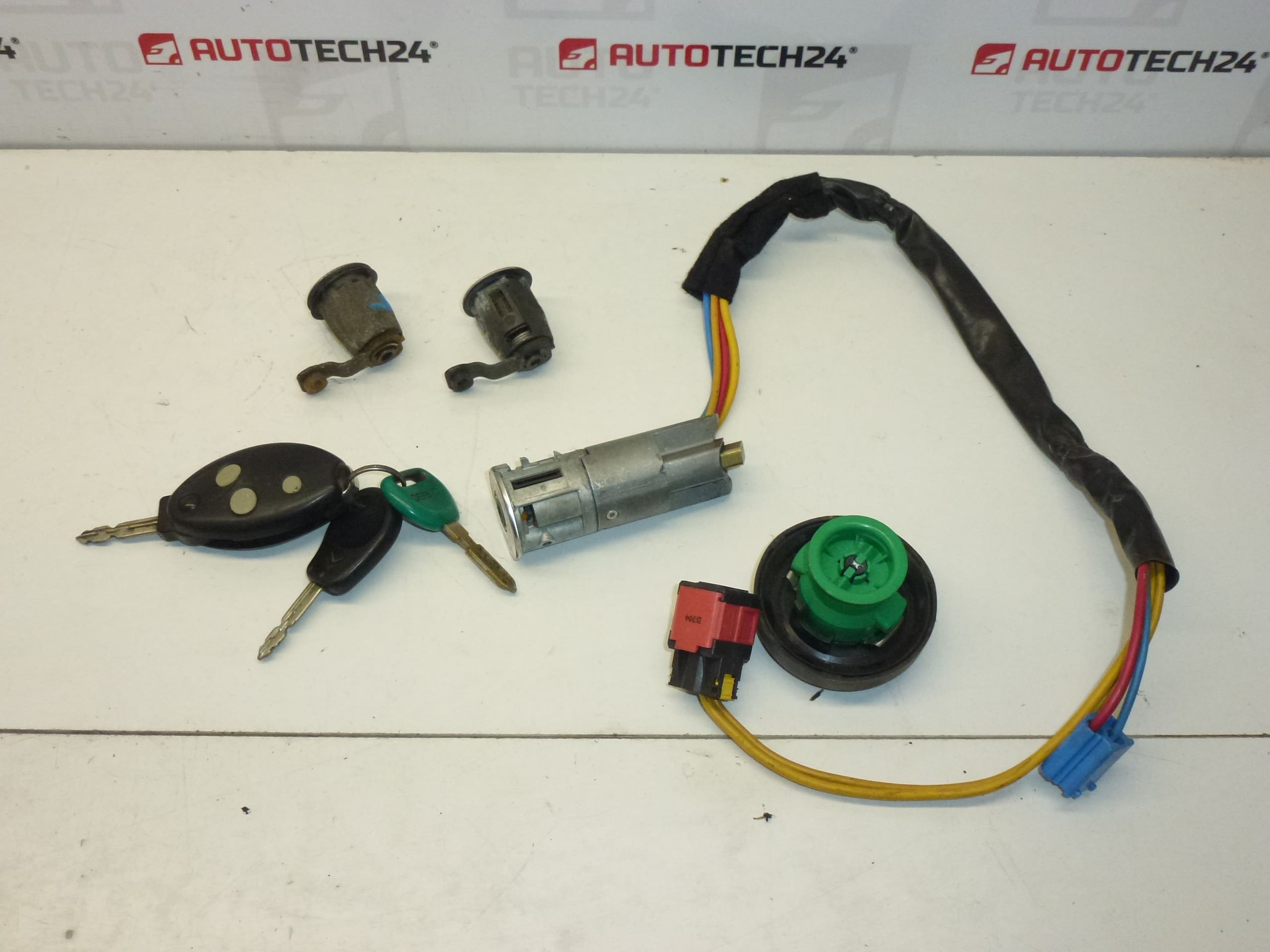 Juego de cerraduras + 2 llaves Citroën Xsara 4162Z5