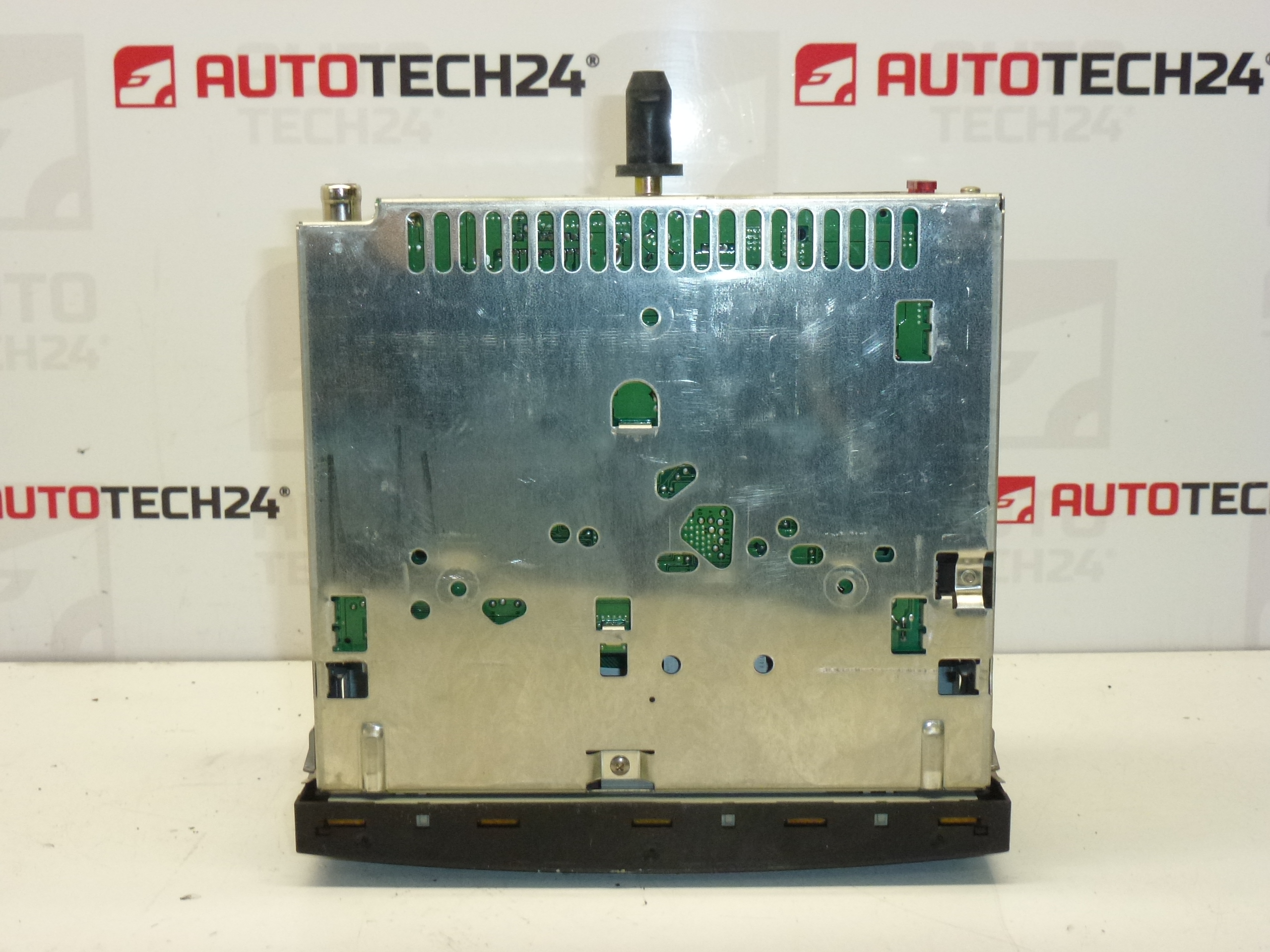 CLARION Citroën Peugeot 96565718XT 6564LT radio de coche