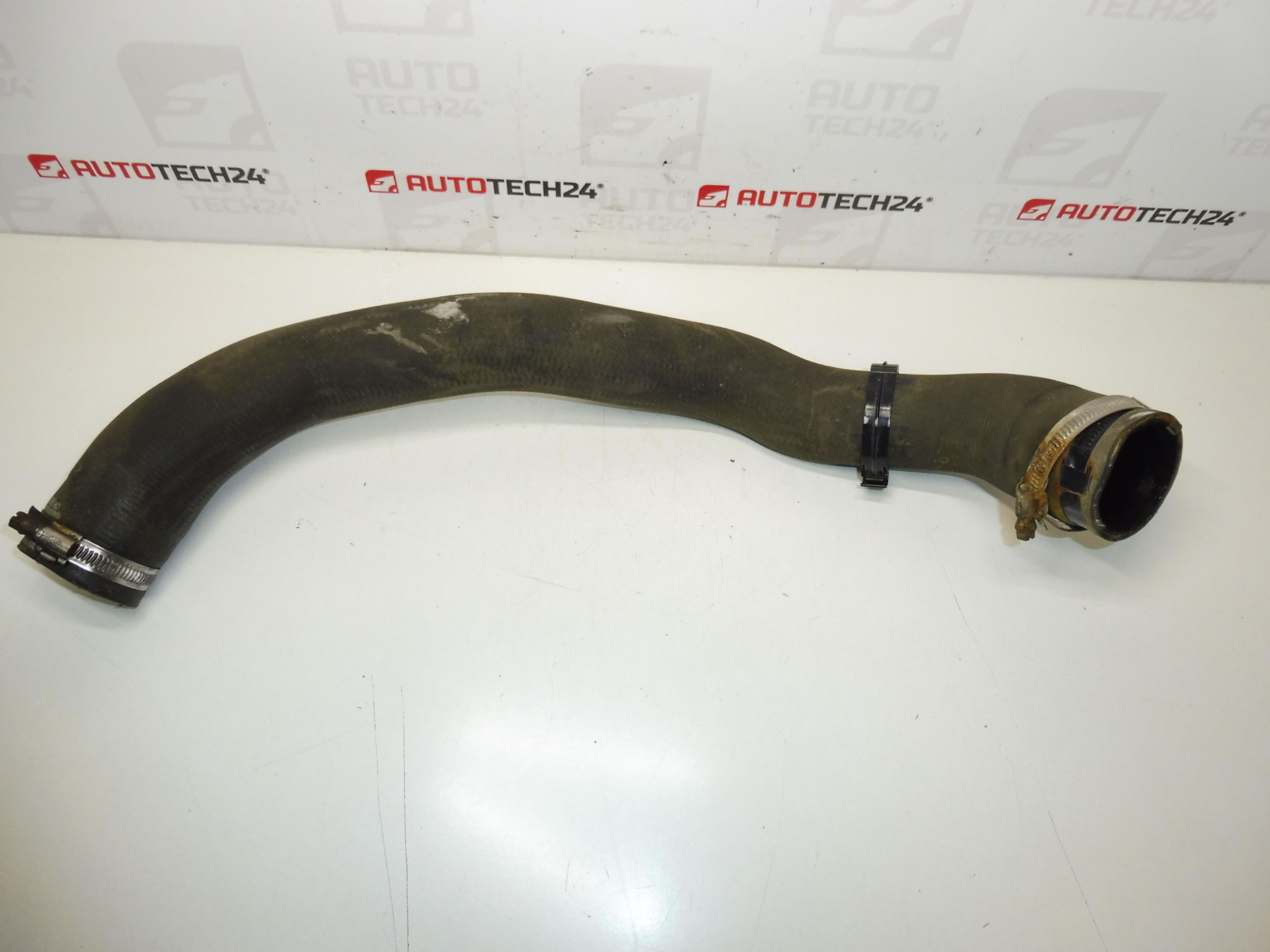 Toma de aire 1.5 HDI Citroën Peugeot 9820100680