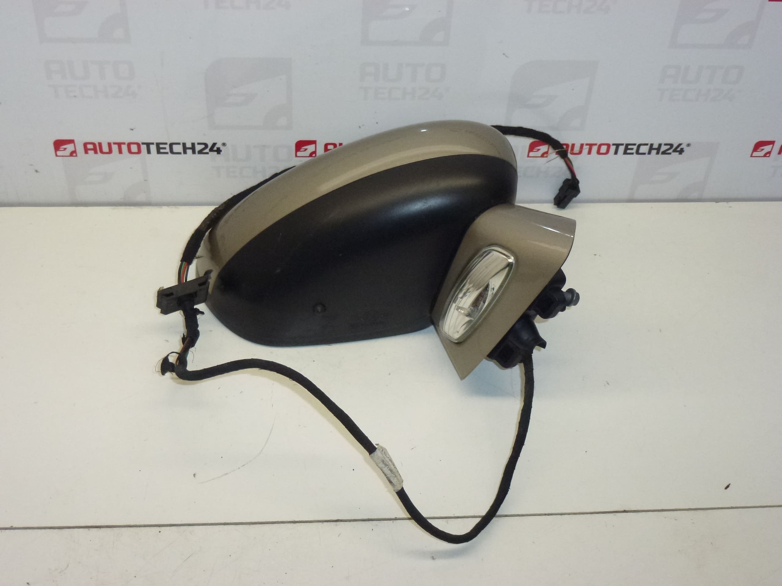 Espejo retrovisor derecho Citroën C4 KCH 9687130977 8154EH