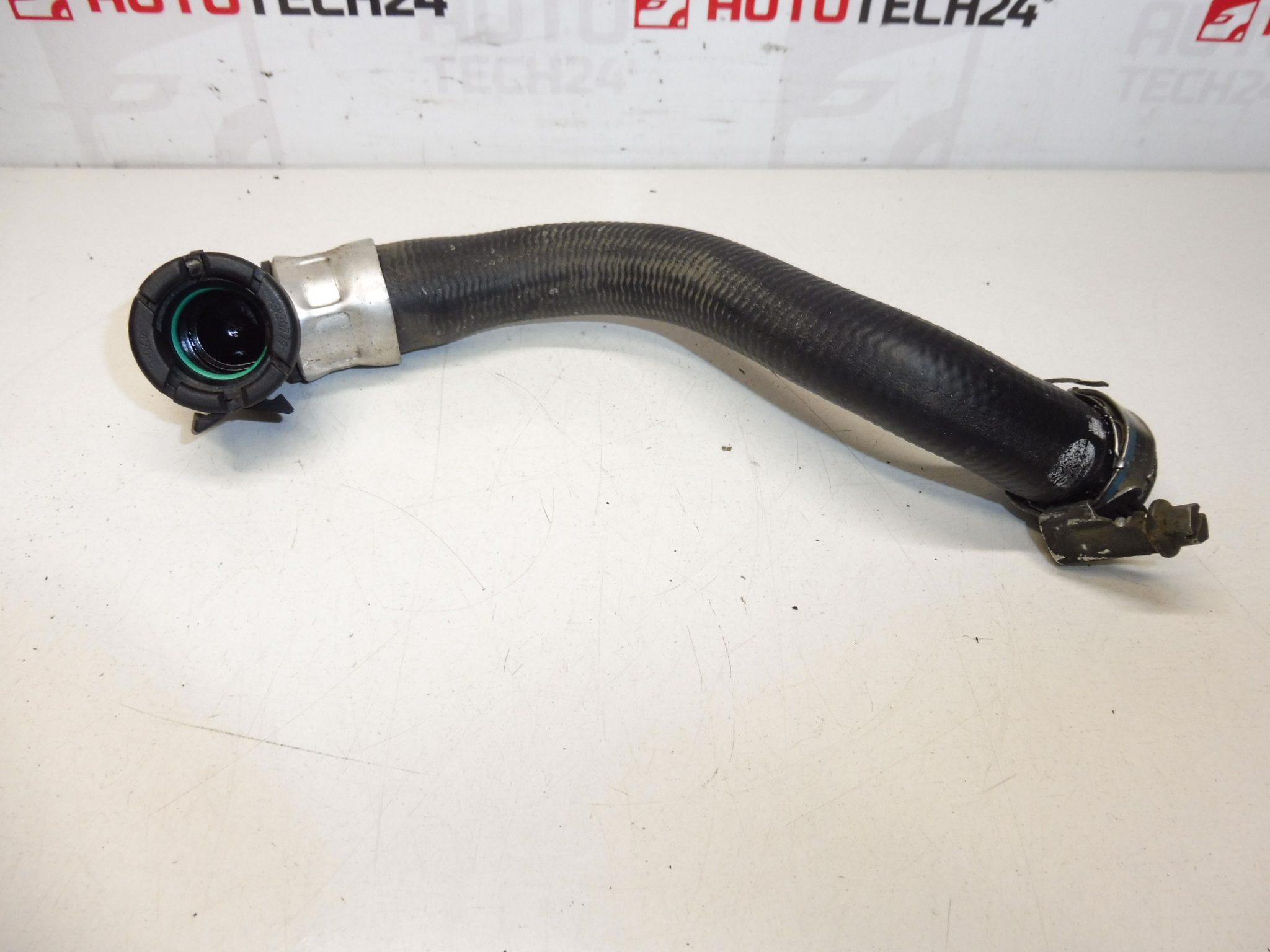 Toma de aire de admisión Citroën C8 Peugeot 807 2.2 HDI 143482