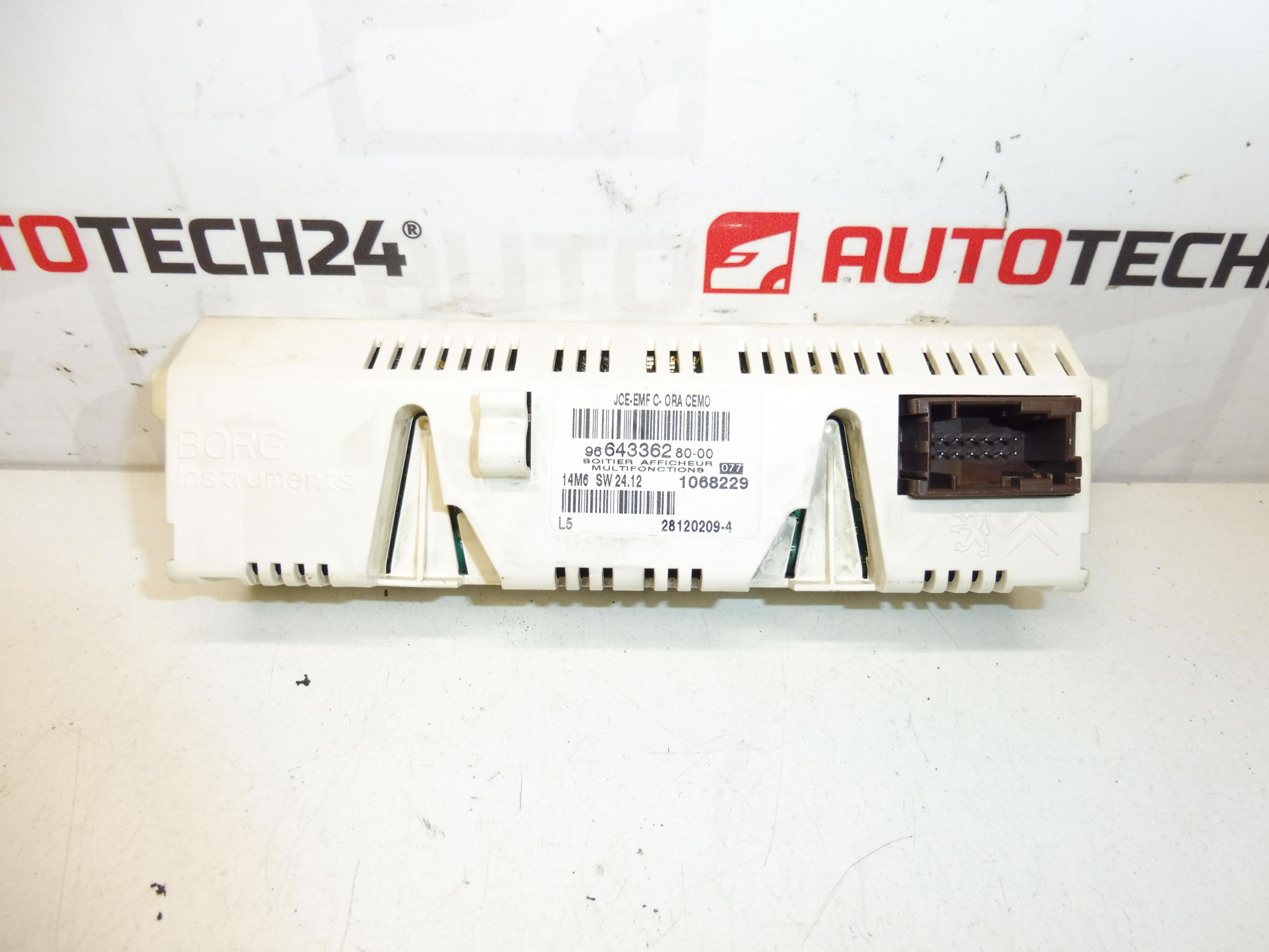 Peugeot 807 Citroen C8 pantalla radio ordenador 9664336280