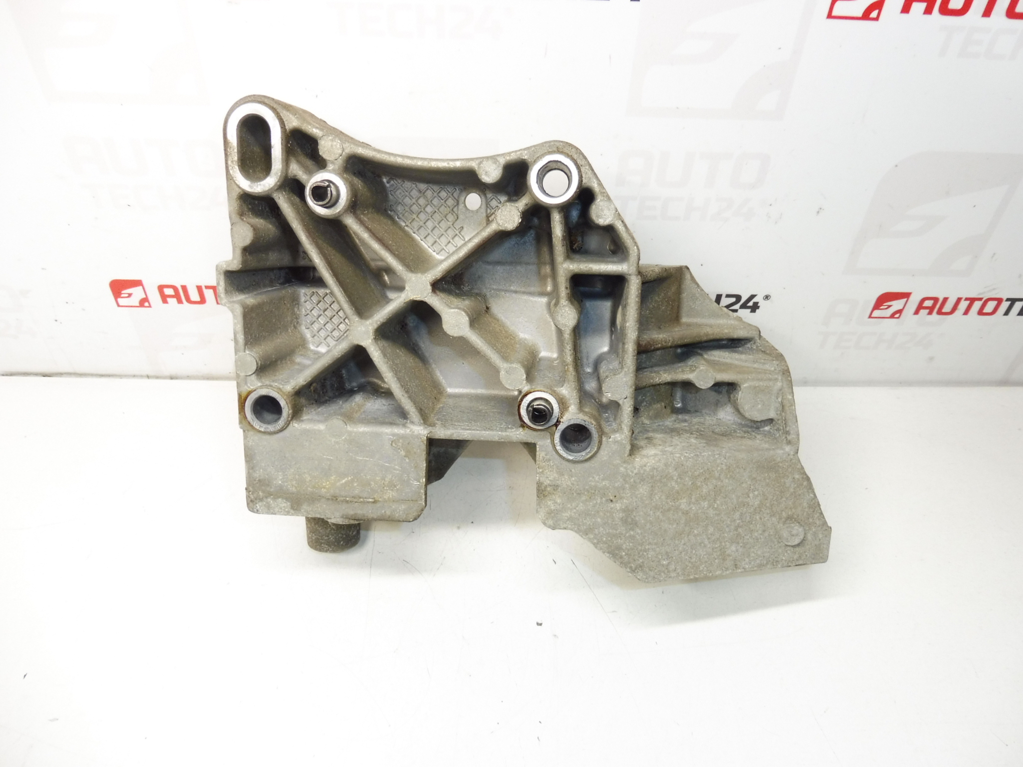 Soporte alternador Citroën Peugeot 5706J2