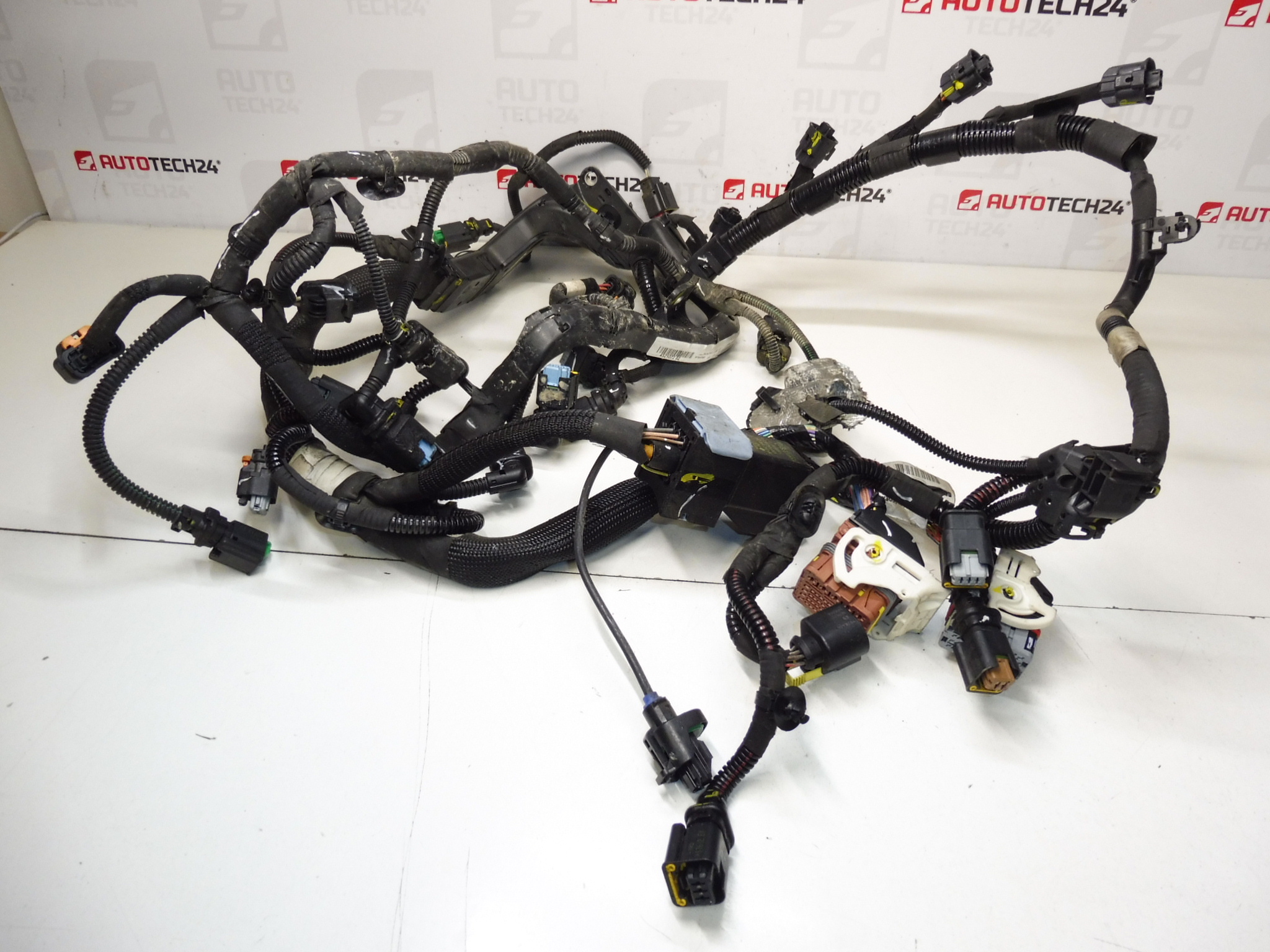 Conjunto motor principal Citroën Peugeot 1.6 HDI 9803029180 9678305680