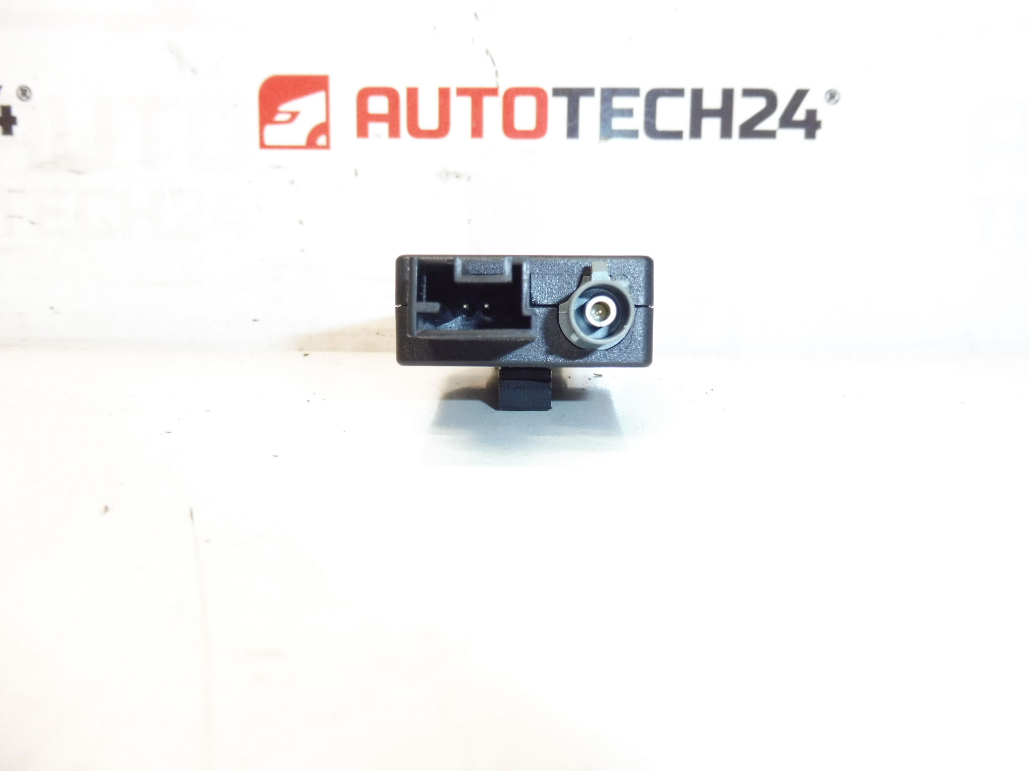 Adaptador impedancia Citroën C4 II B7 y DS4 9666030380 658777