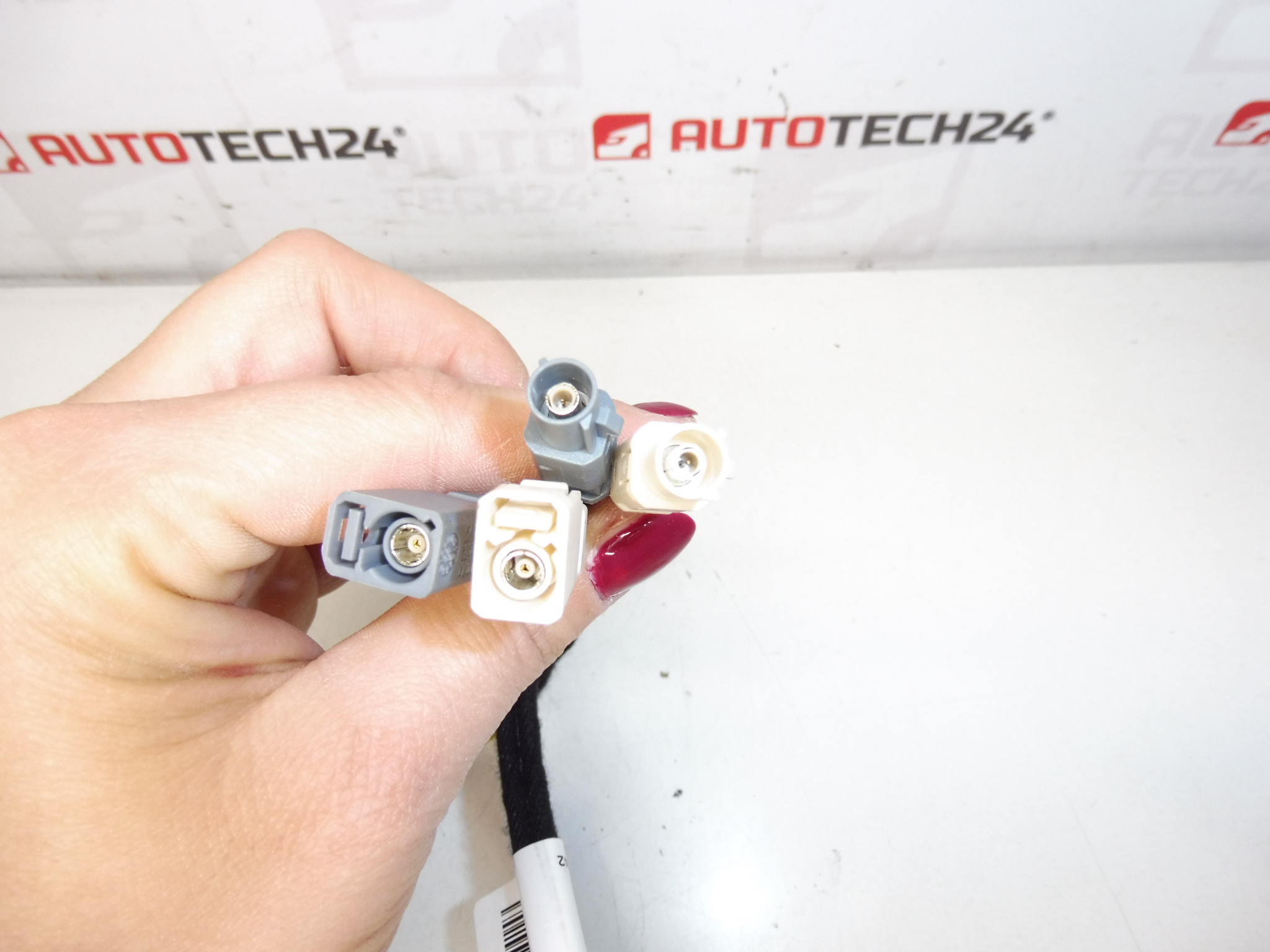 Mazo de cables antena Citroën C4 II B7 y DS4 9675654480 6587C8