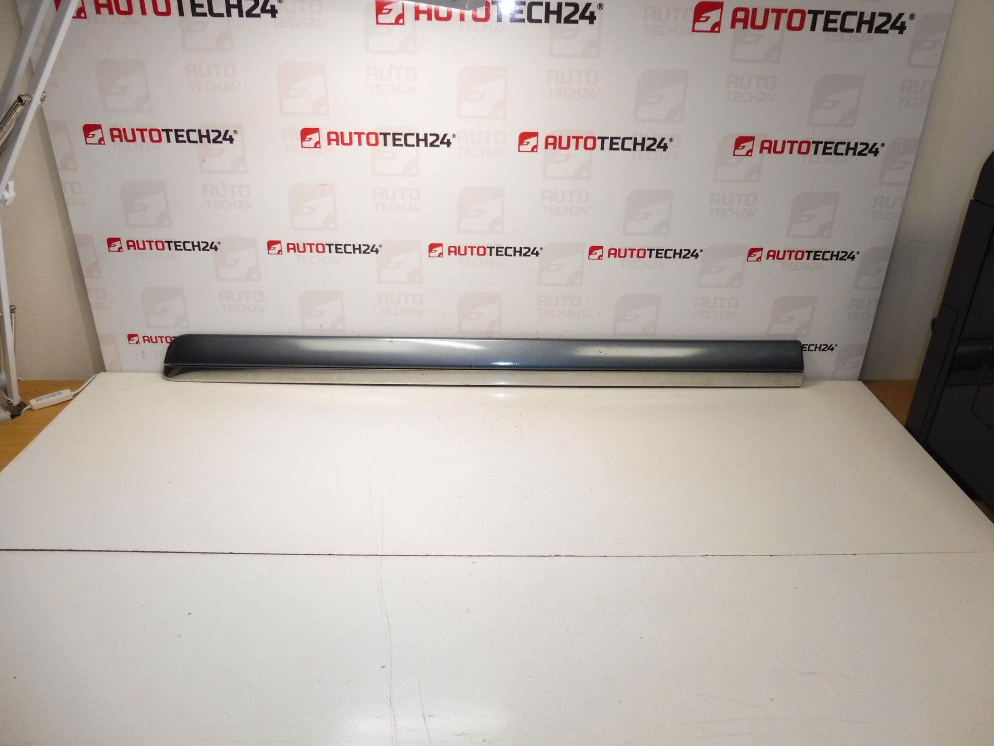 Moldura puerta delantera derecha Citroen C8 Peugeot 807 EZW 1401028477 8545GJ