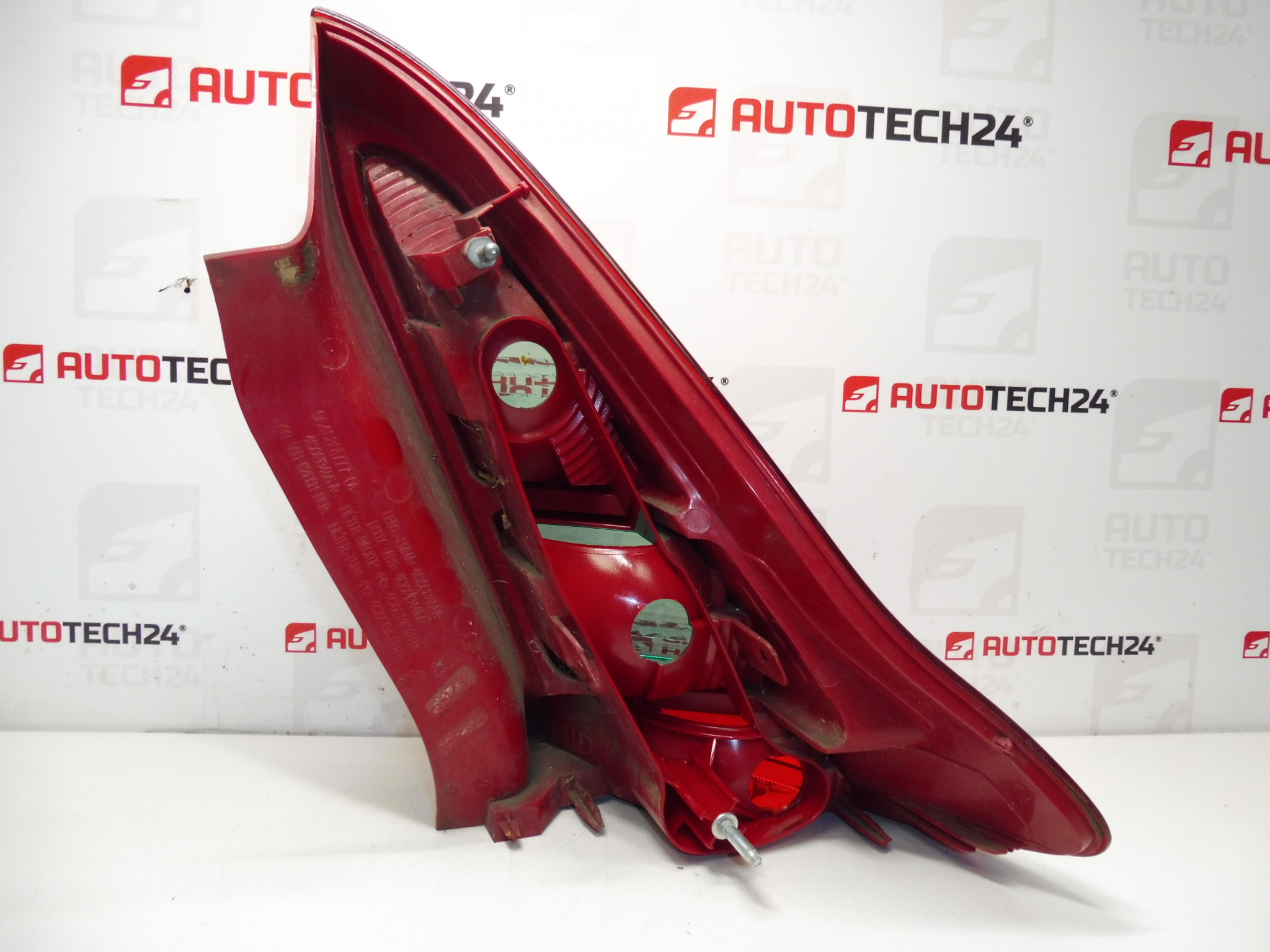 Luz trasera izquierda Luz Citroën C4 3 puertas sin enchufe 9646801777 6350T6